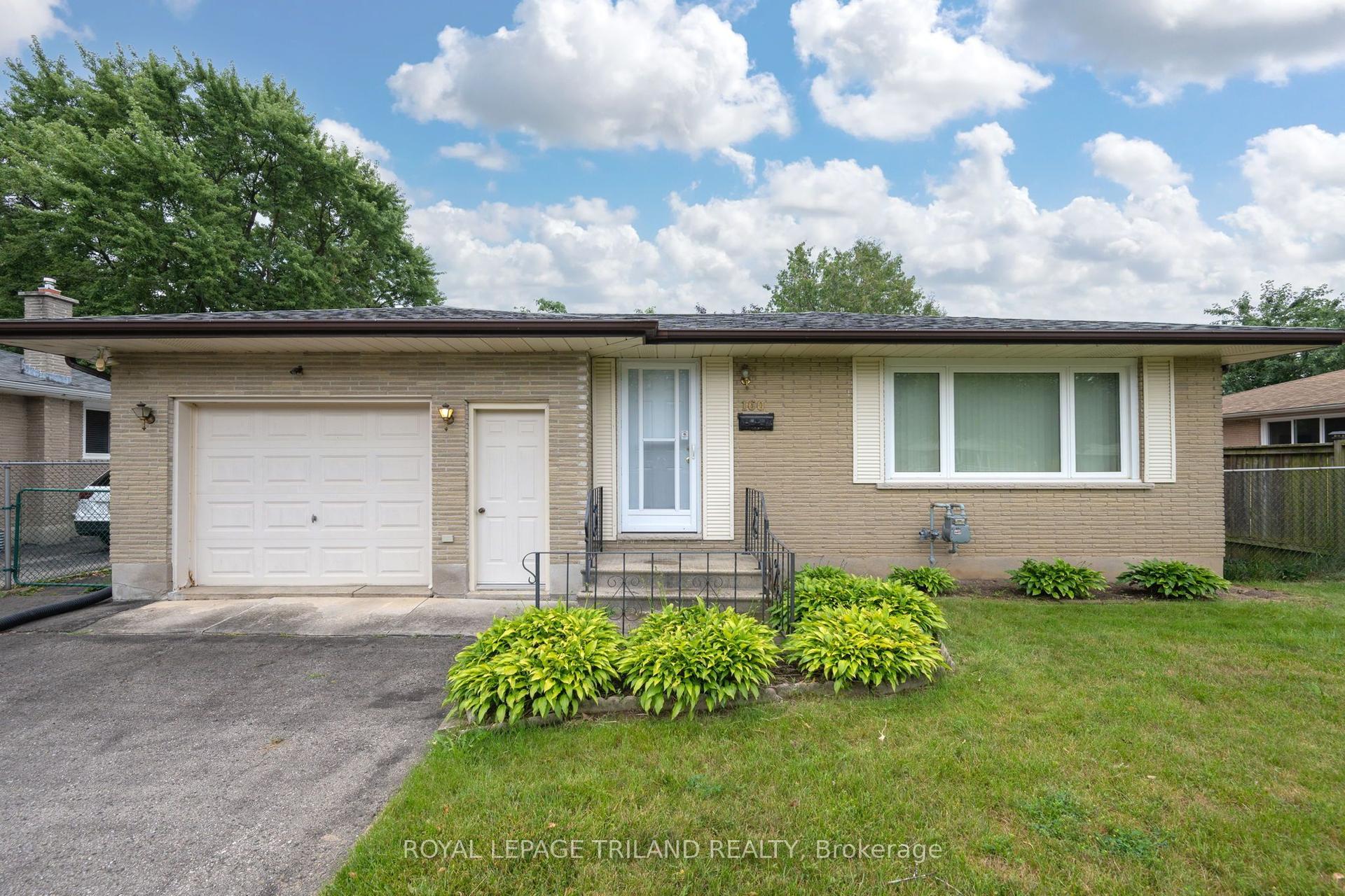160 Wellesley Crescent, London East — Detached for sale, photo 1
