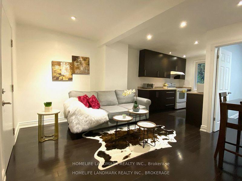 57 Glenside Avenue 2nd #2nd — photo 1