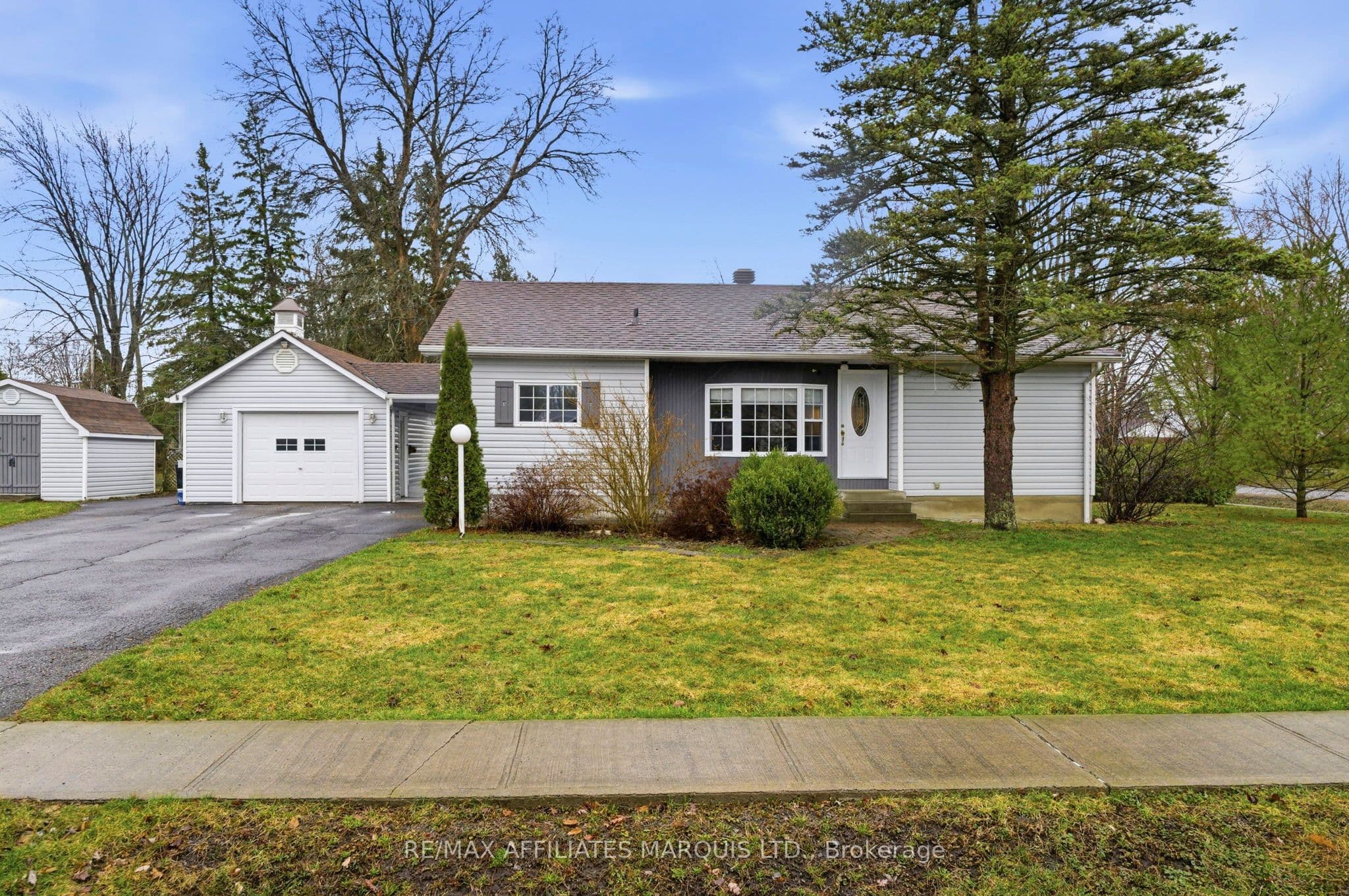 36 Maple Street — photo 1