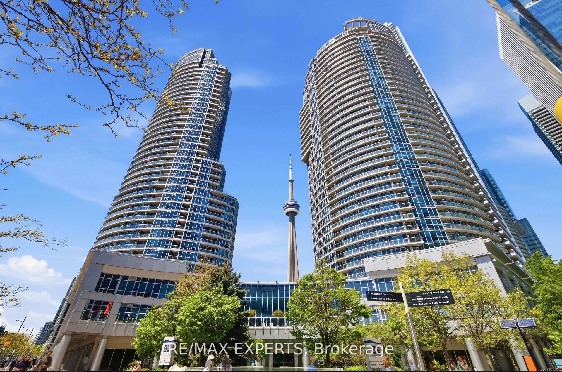 208 Queens Quay W 2011 #2011, Toronto — Condo for lease, photo 1