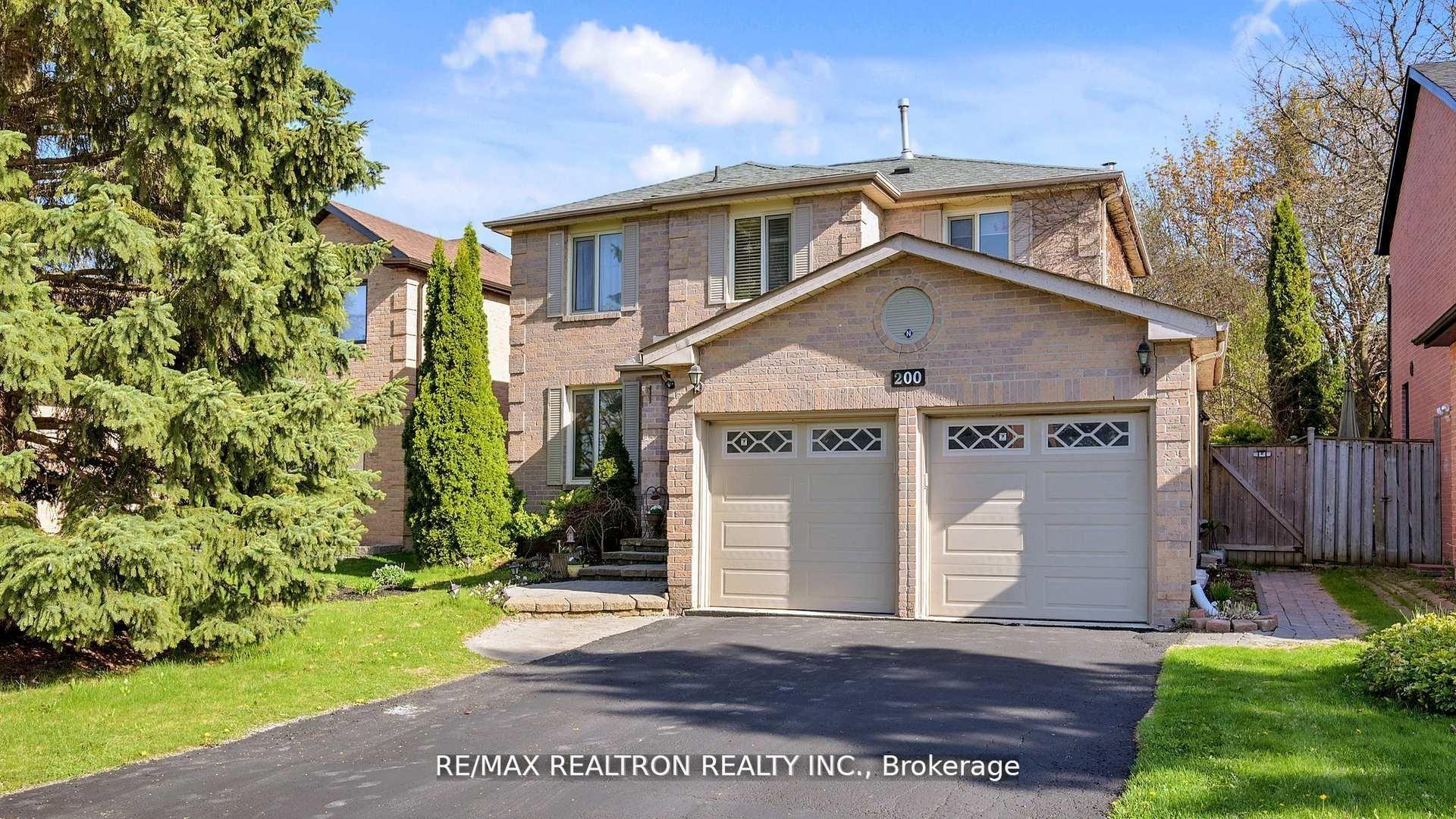 200 Mccaffrey Road, Newmarket — Detached for sale, photo 1