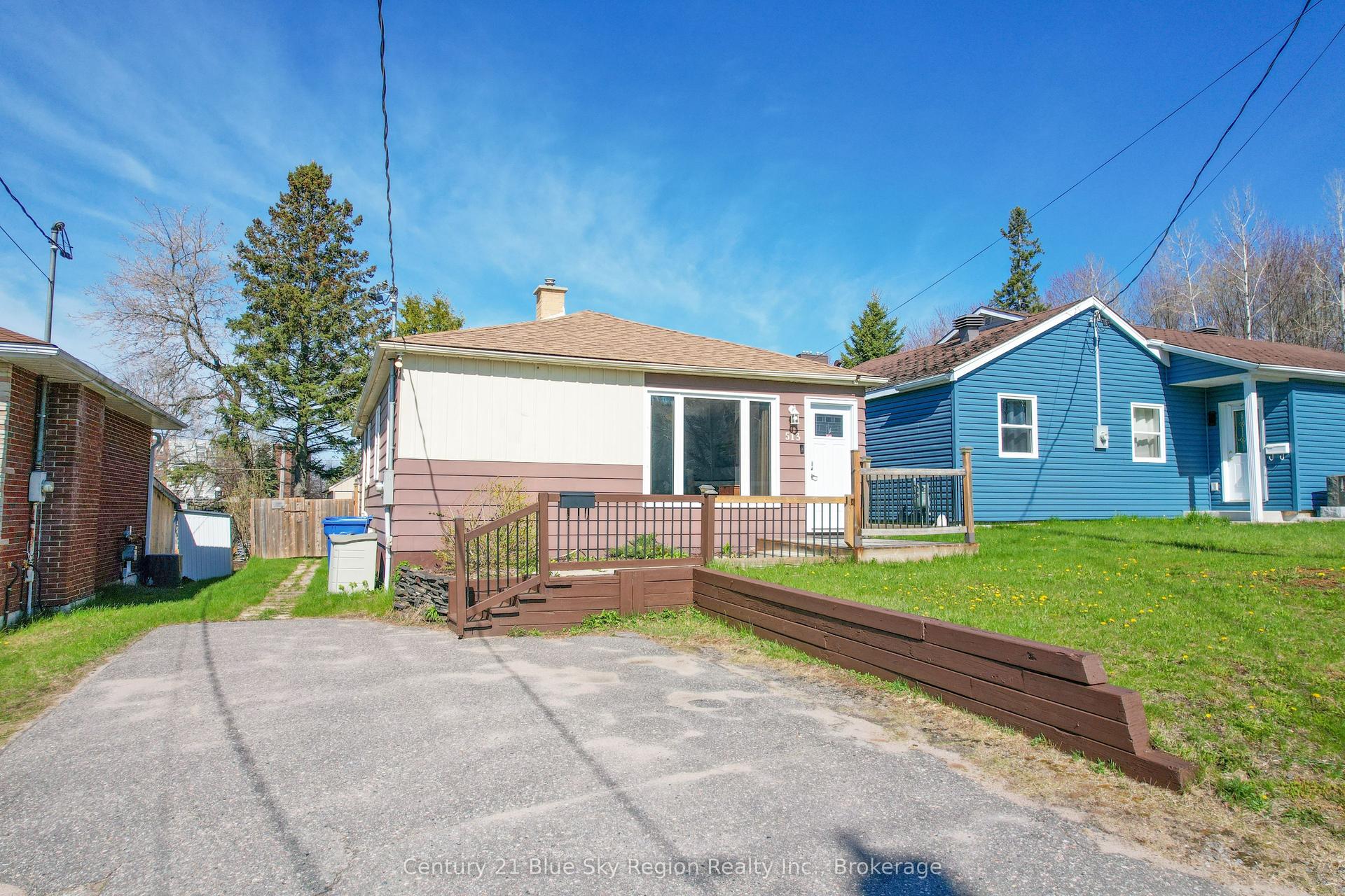 513 BRENNAN Street — photo 1