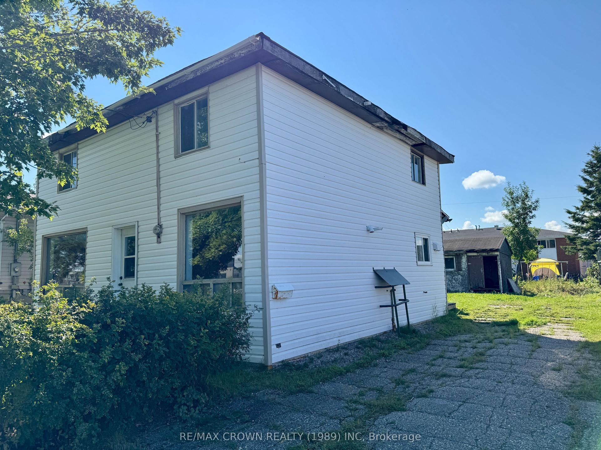 17 Lemarier Street, Kapuskasing — Detached for sale, photo 1