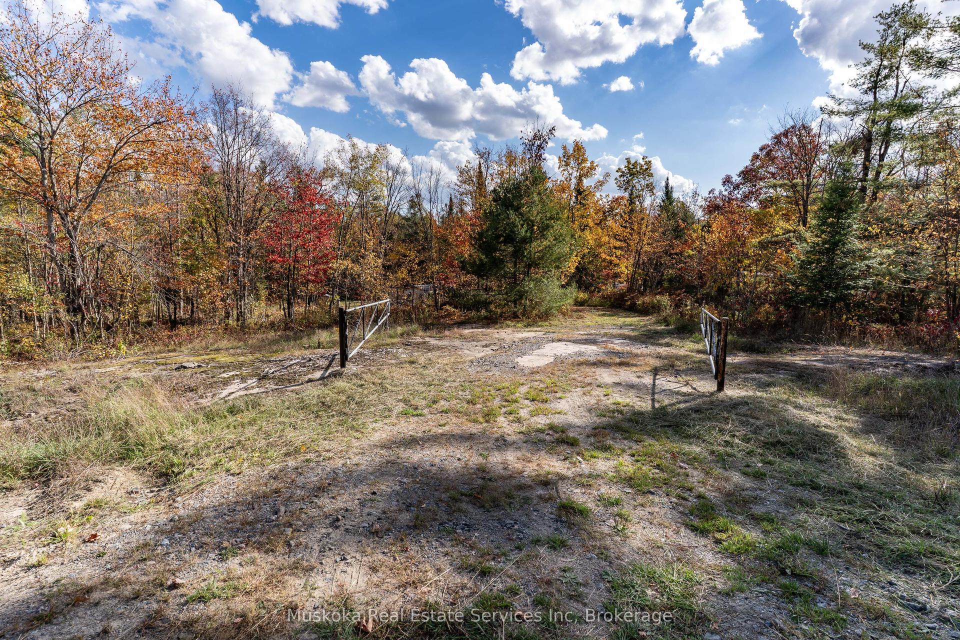1088 Merkley Road — photo 1