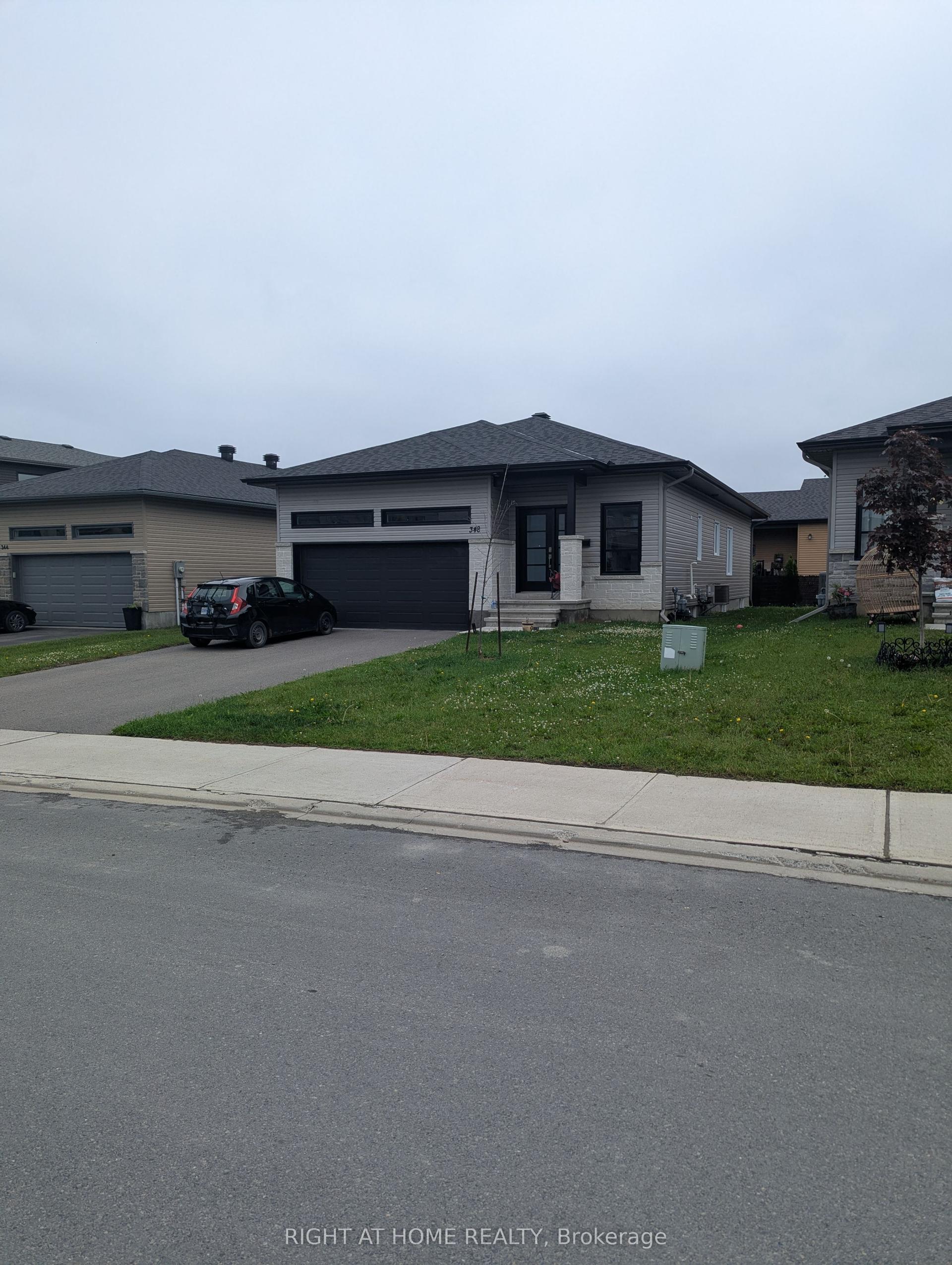 348 STERLING Avenue B #B — photo 1