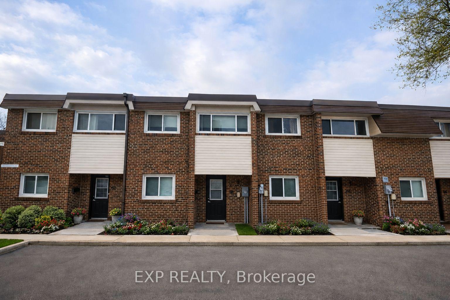 55 Godstone Road 111 #111, Toronto — Condo Town for sale, photo 1