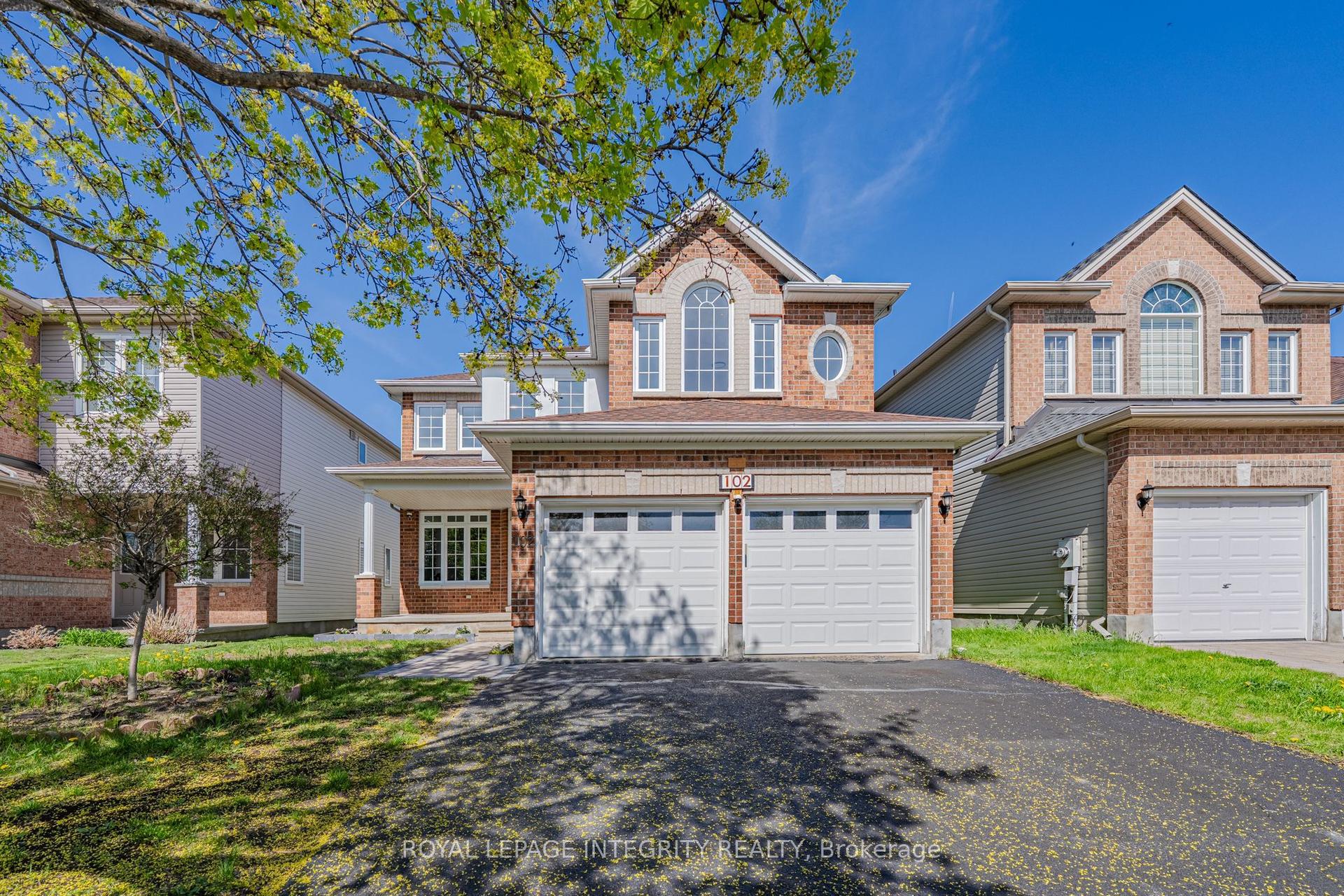 102 WHITESTONE Drive — photo 1