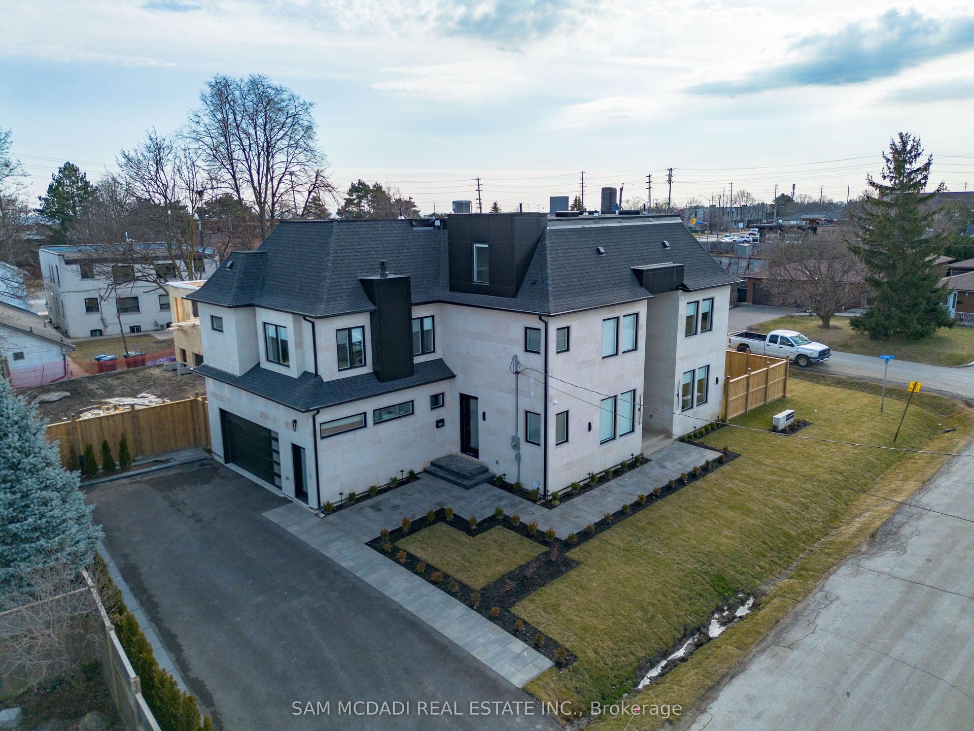 1019 Strathy Avenue — photo 1