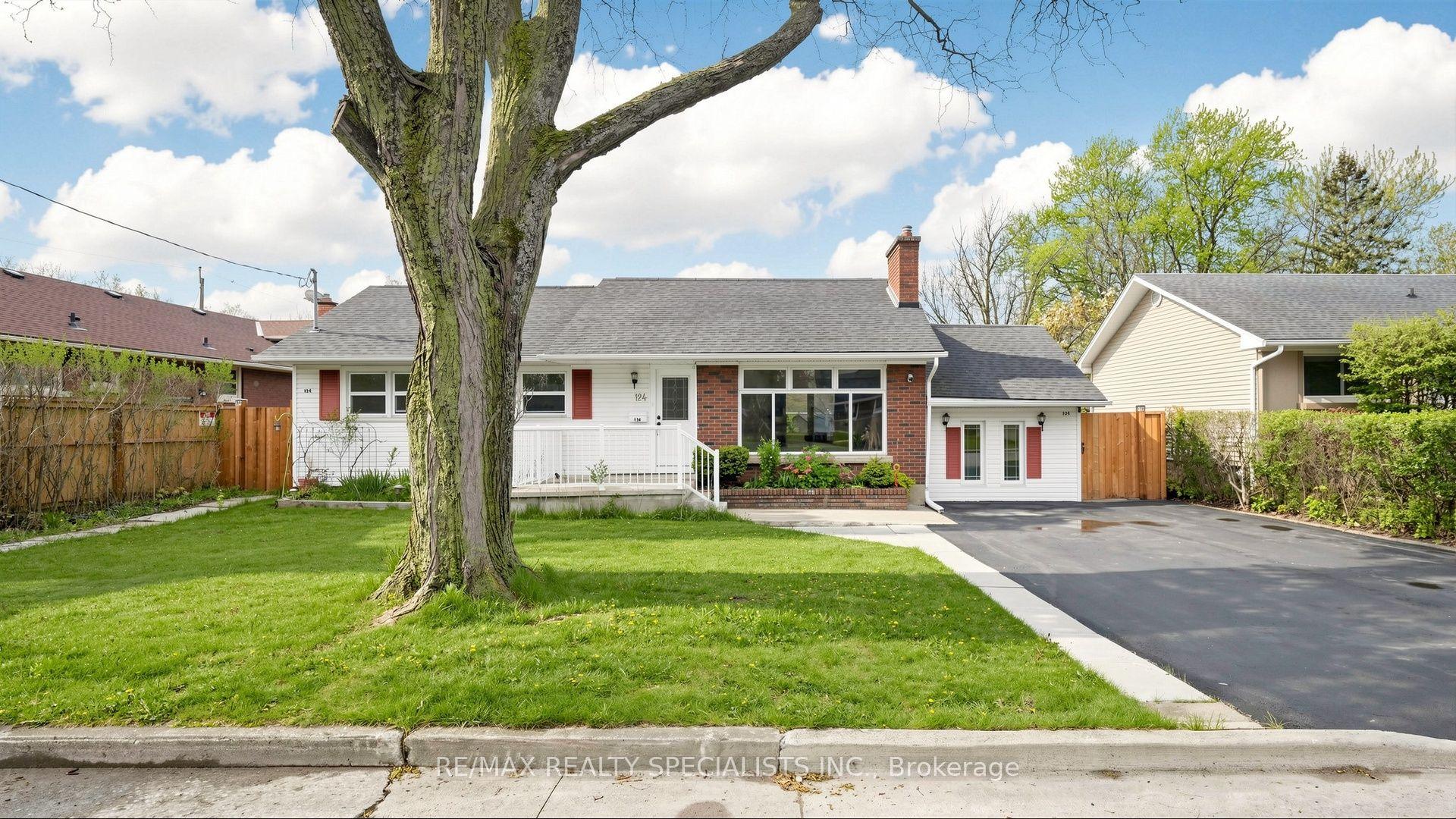 124 Village Road — photo 1