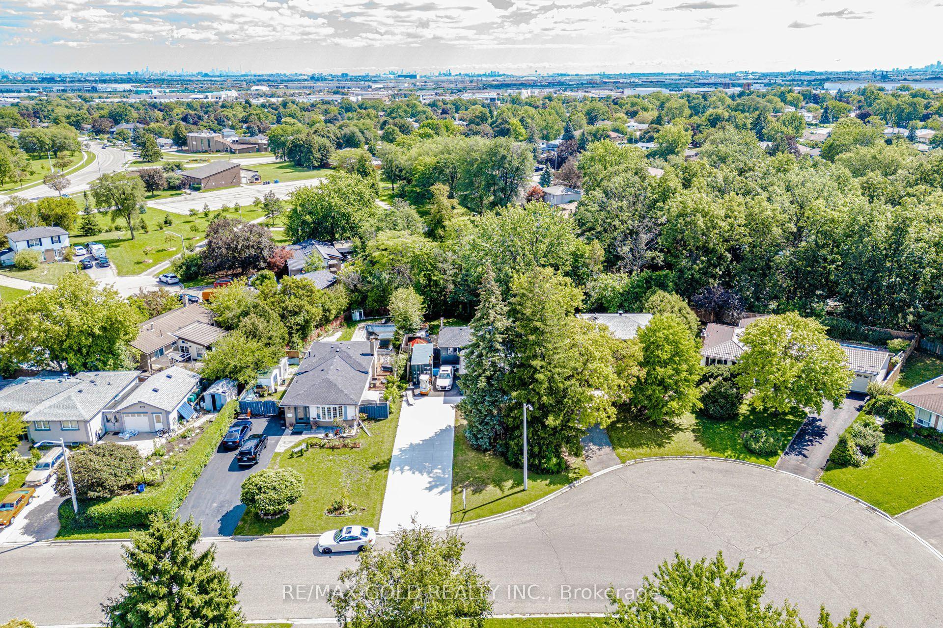 44 Deloraine Drive, Brampton — Detached for sale, photo 1