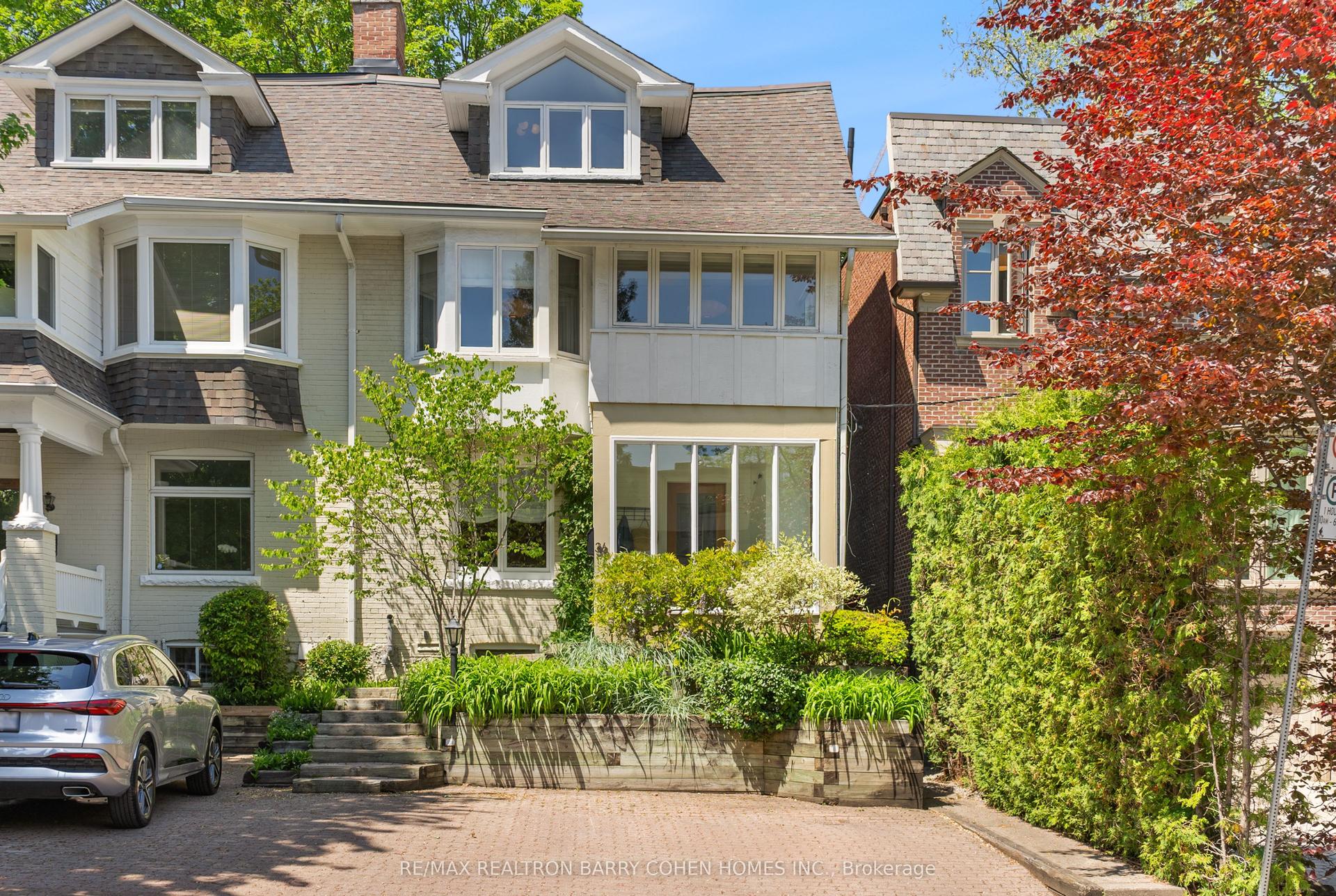36 Woodlawn Avenue W — photo 1
