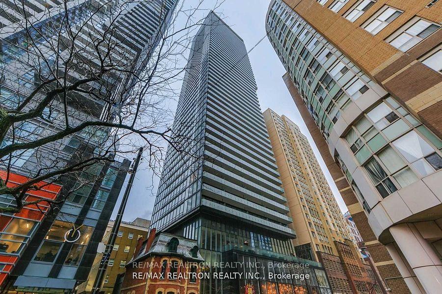 15 Grenville Street 3702 #3702 — photo 1