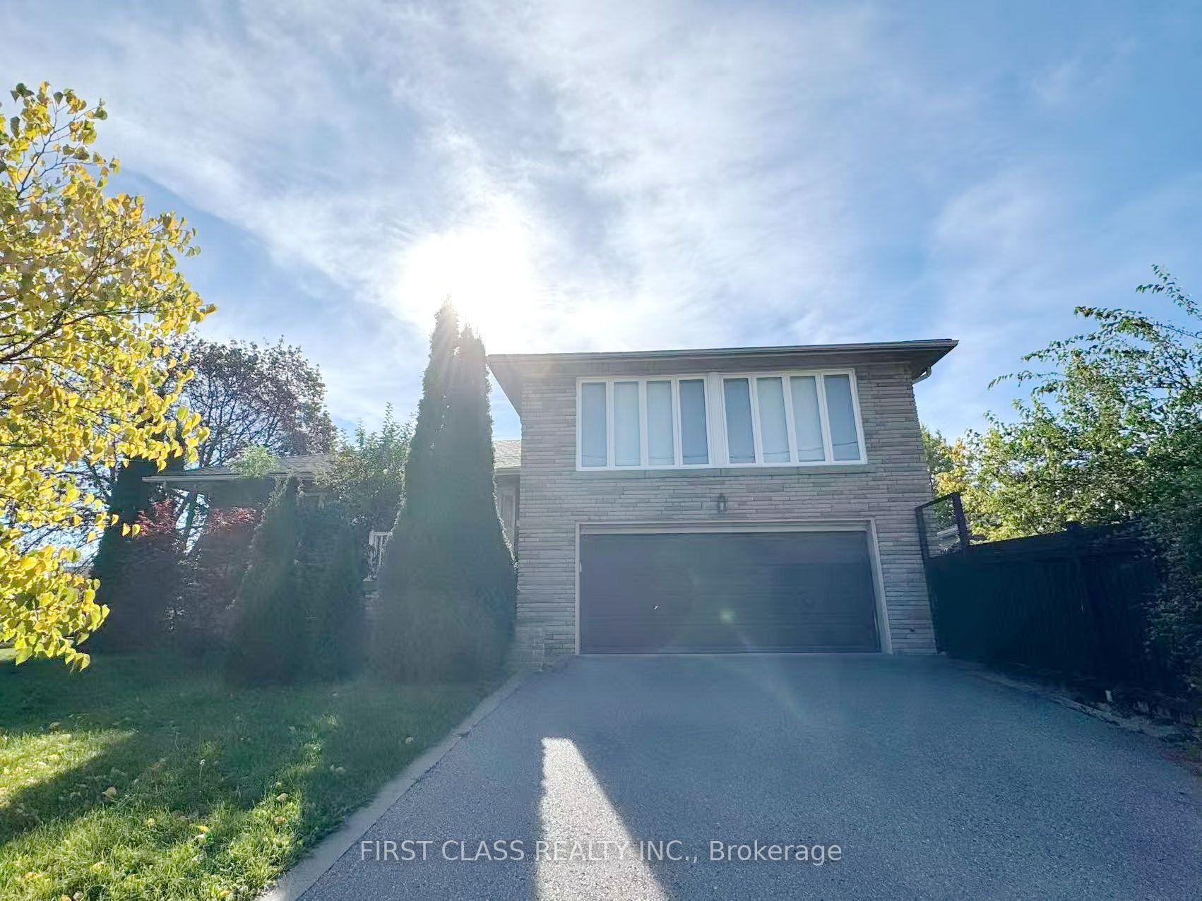202 Goddard Street, Toronto — Detached for lease, photo 1