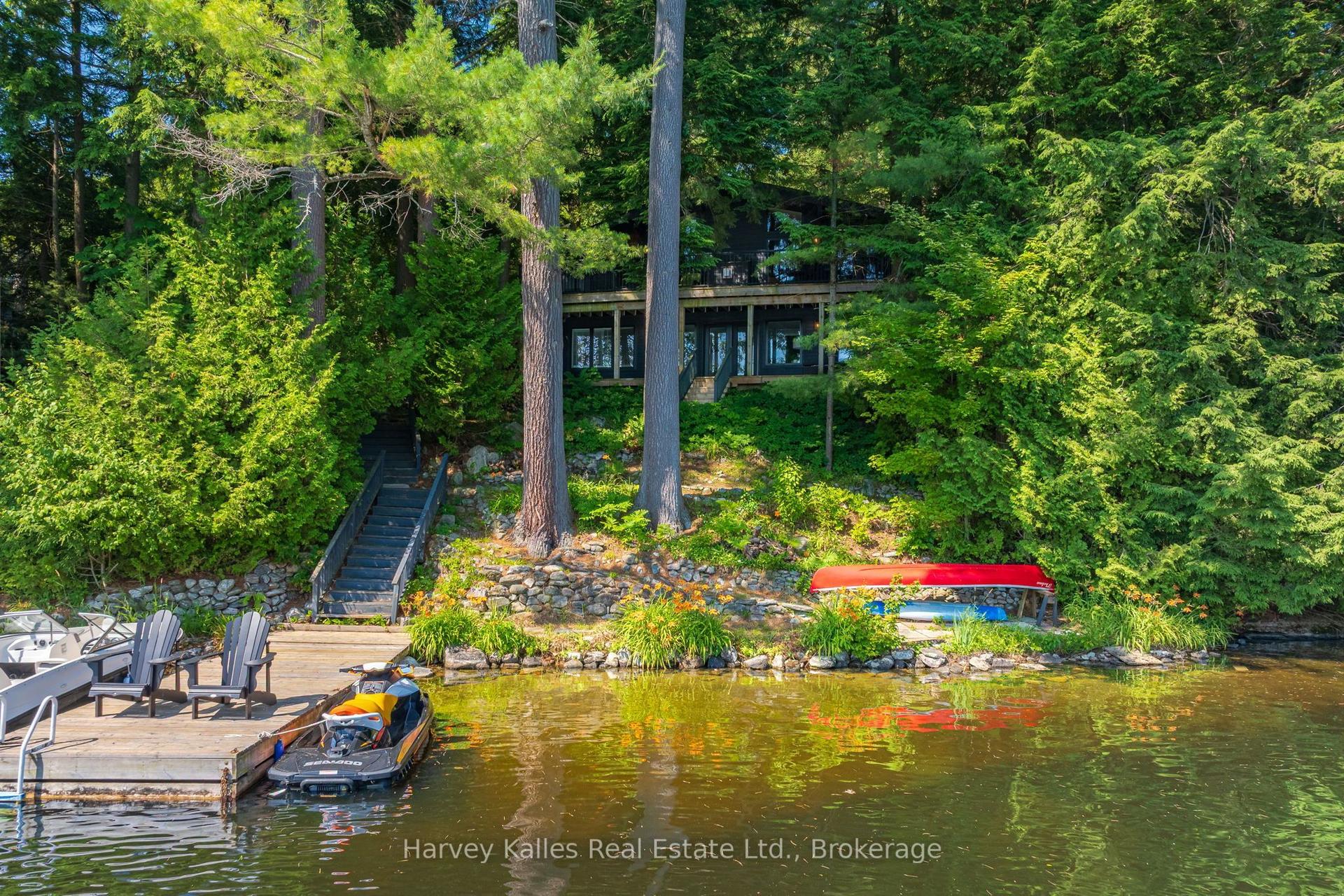 1075 Hallett Road, Muskoka Lakes — Detached for sale, photo 1