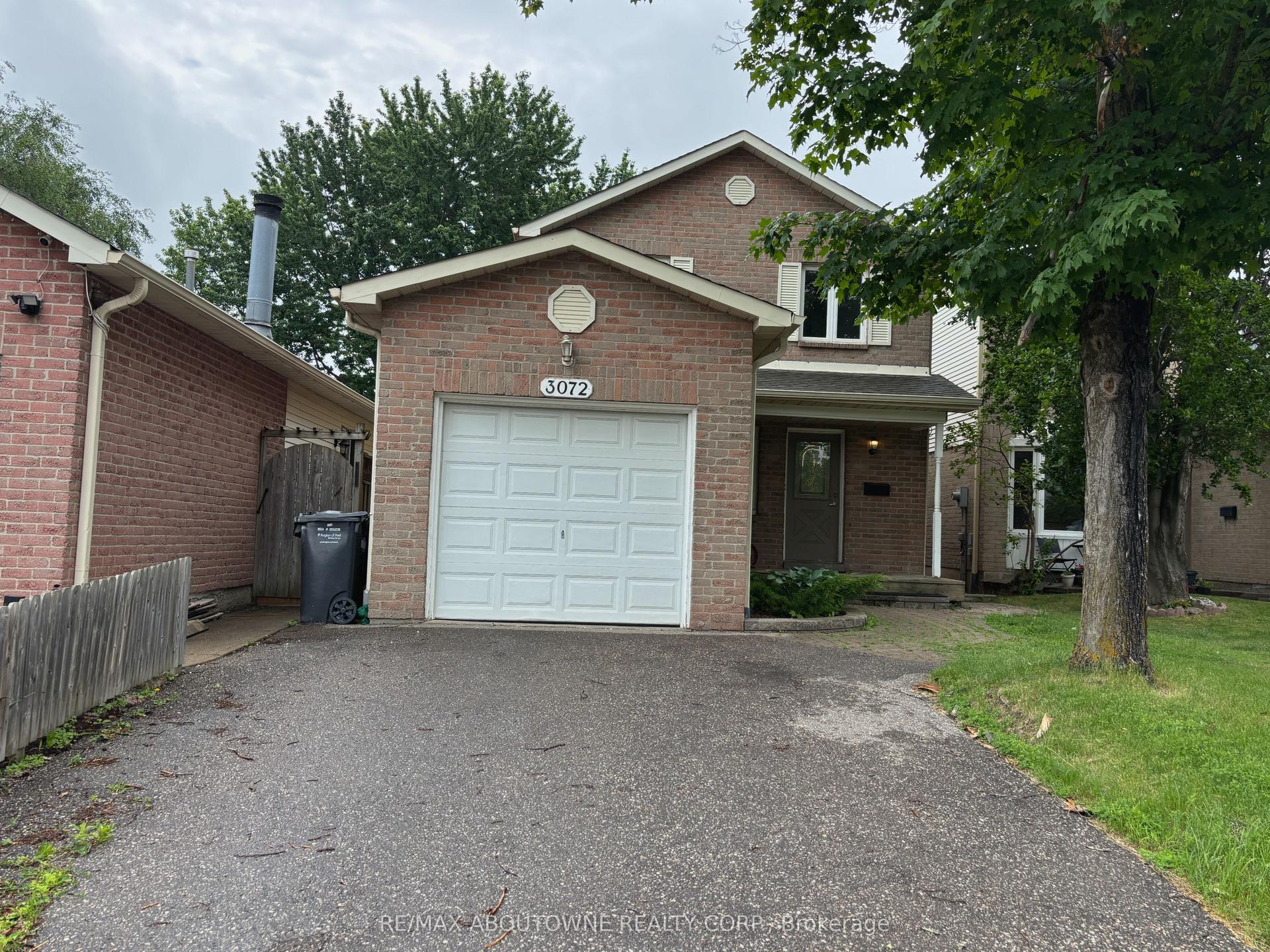 3072 Patrick Crescent — photo 1