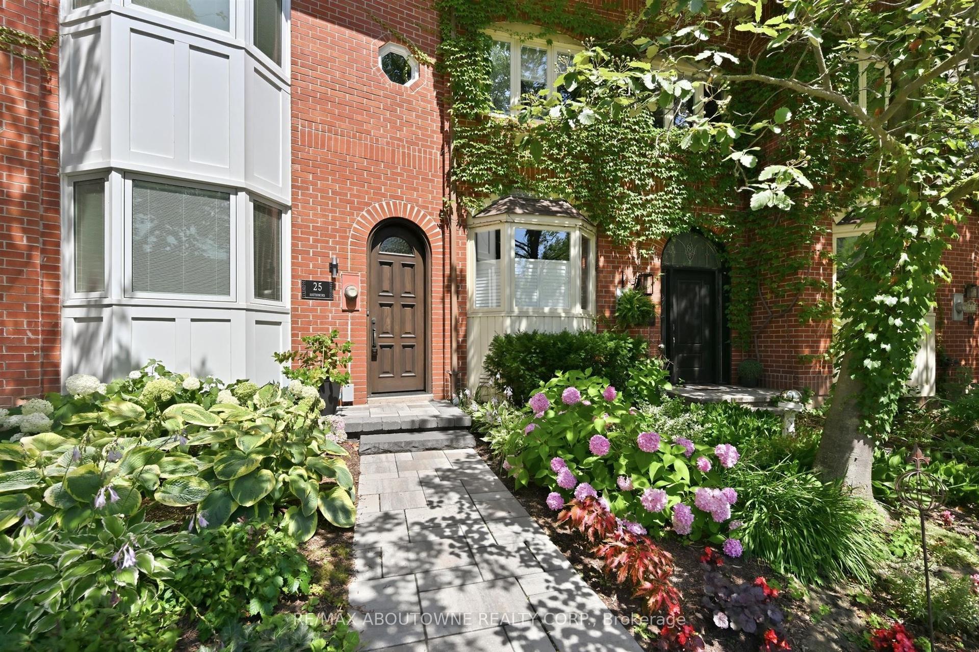 25 Southwind Terrace, Oakville — Townhouse for sale, photo 1