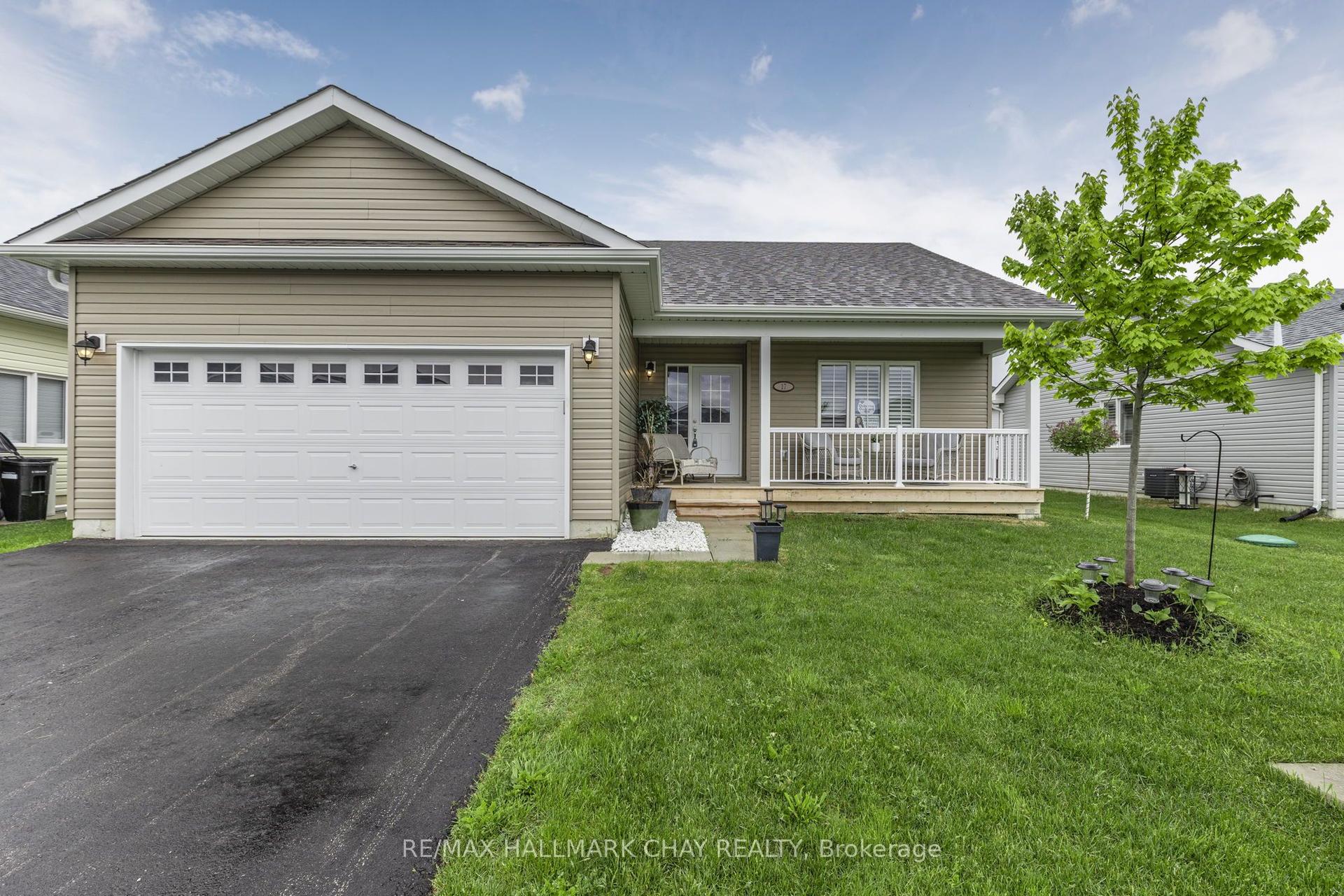 17 Sophie Lane S — photo 1