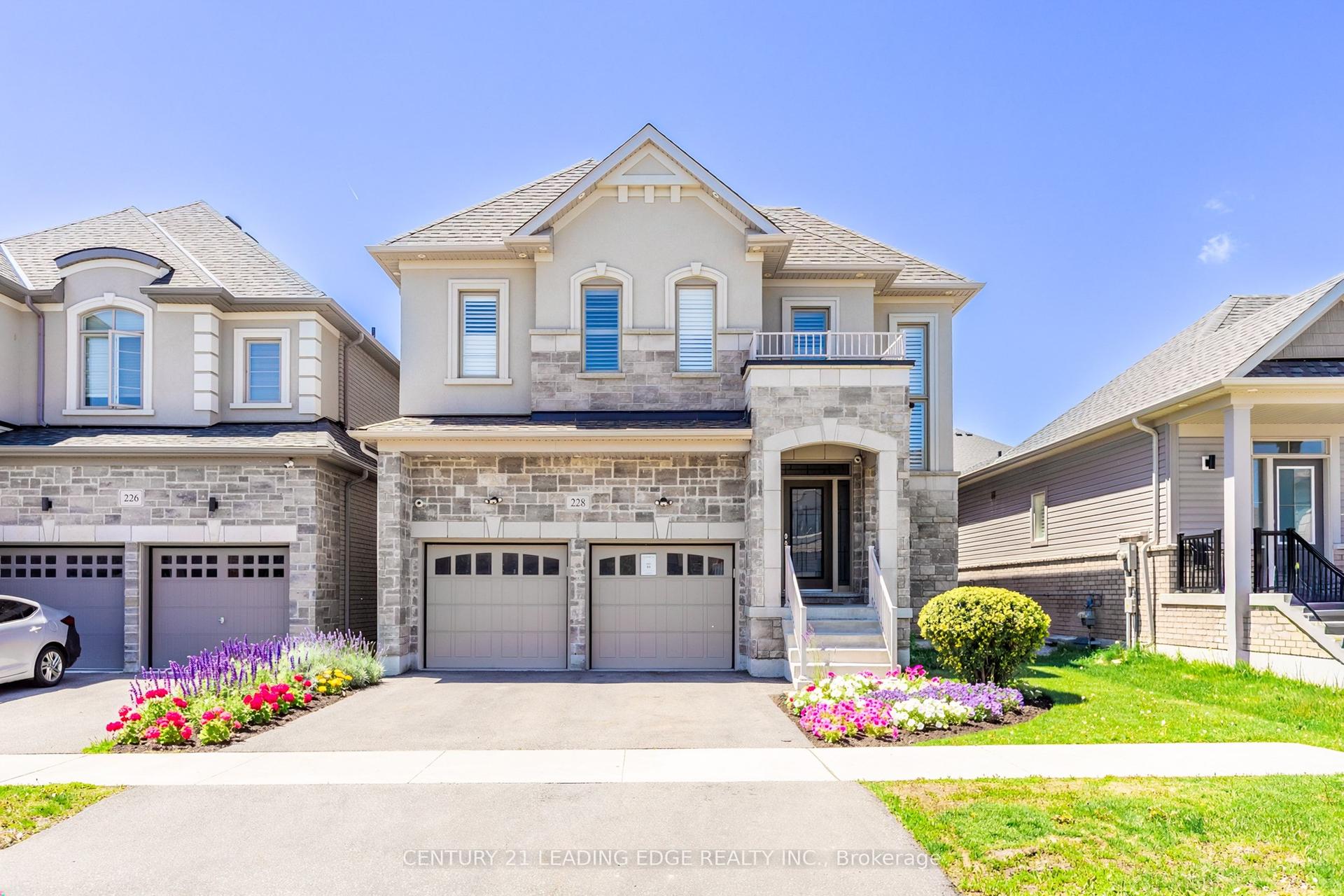 228 Fleetwood Drive — photo 1