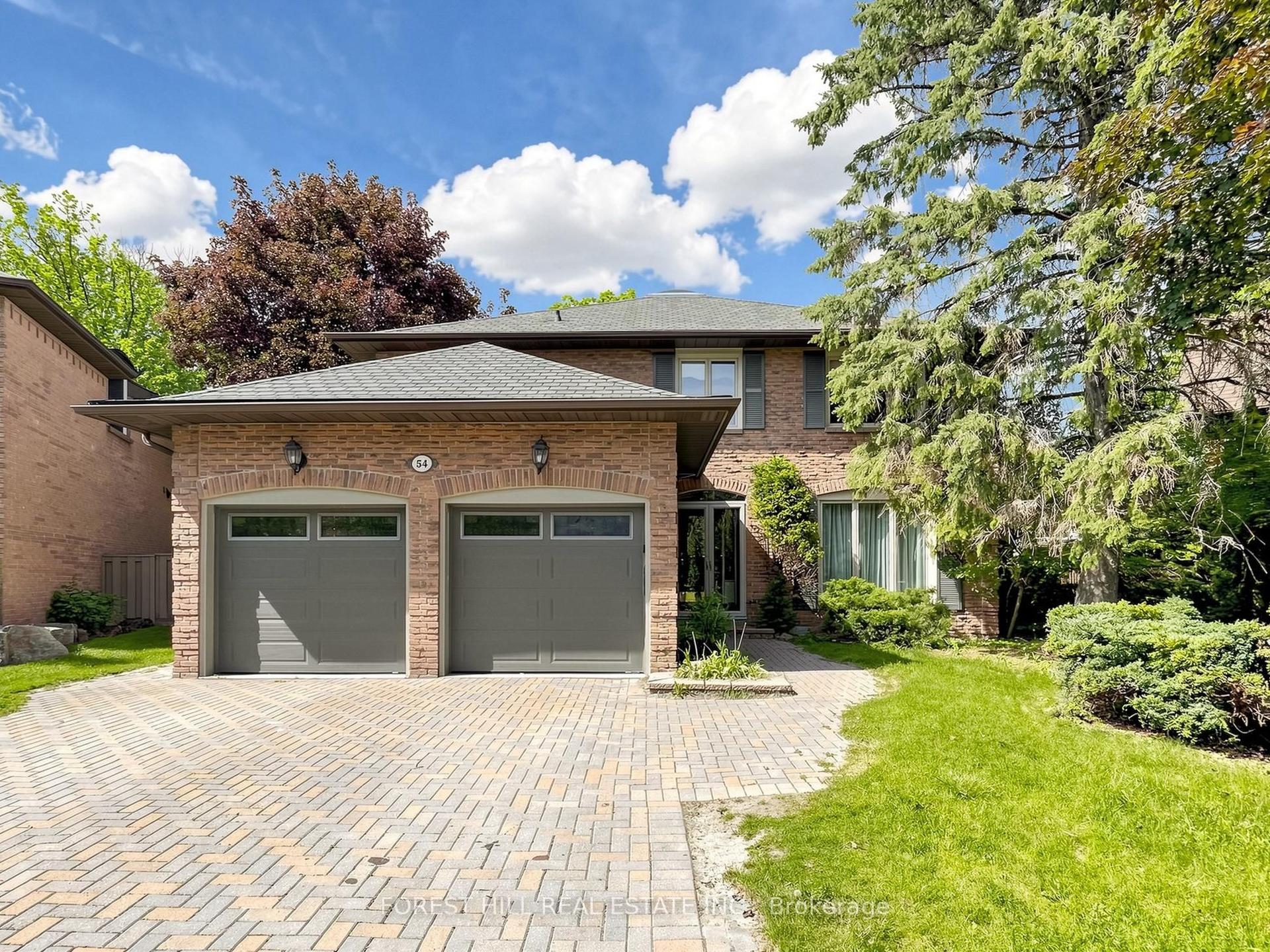 54 Pennock Crescent — photo 1