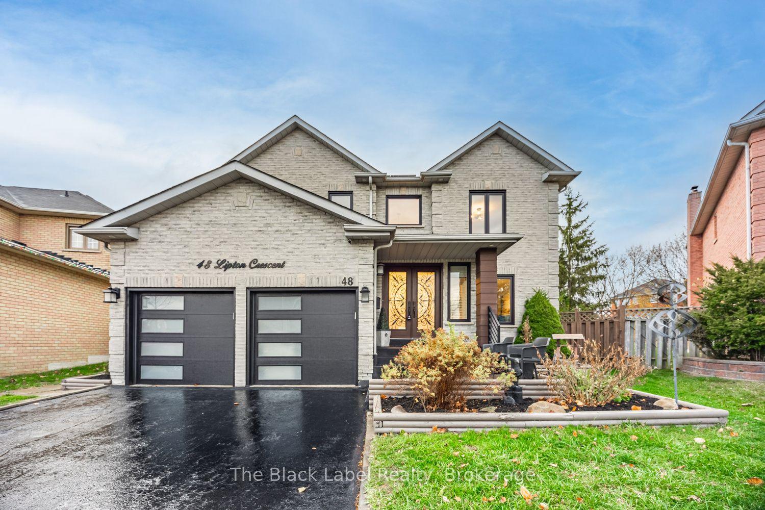 48 Lipton Crescent — photo 1