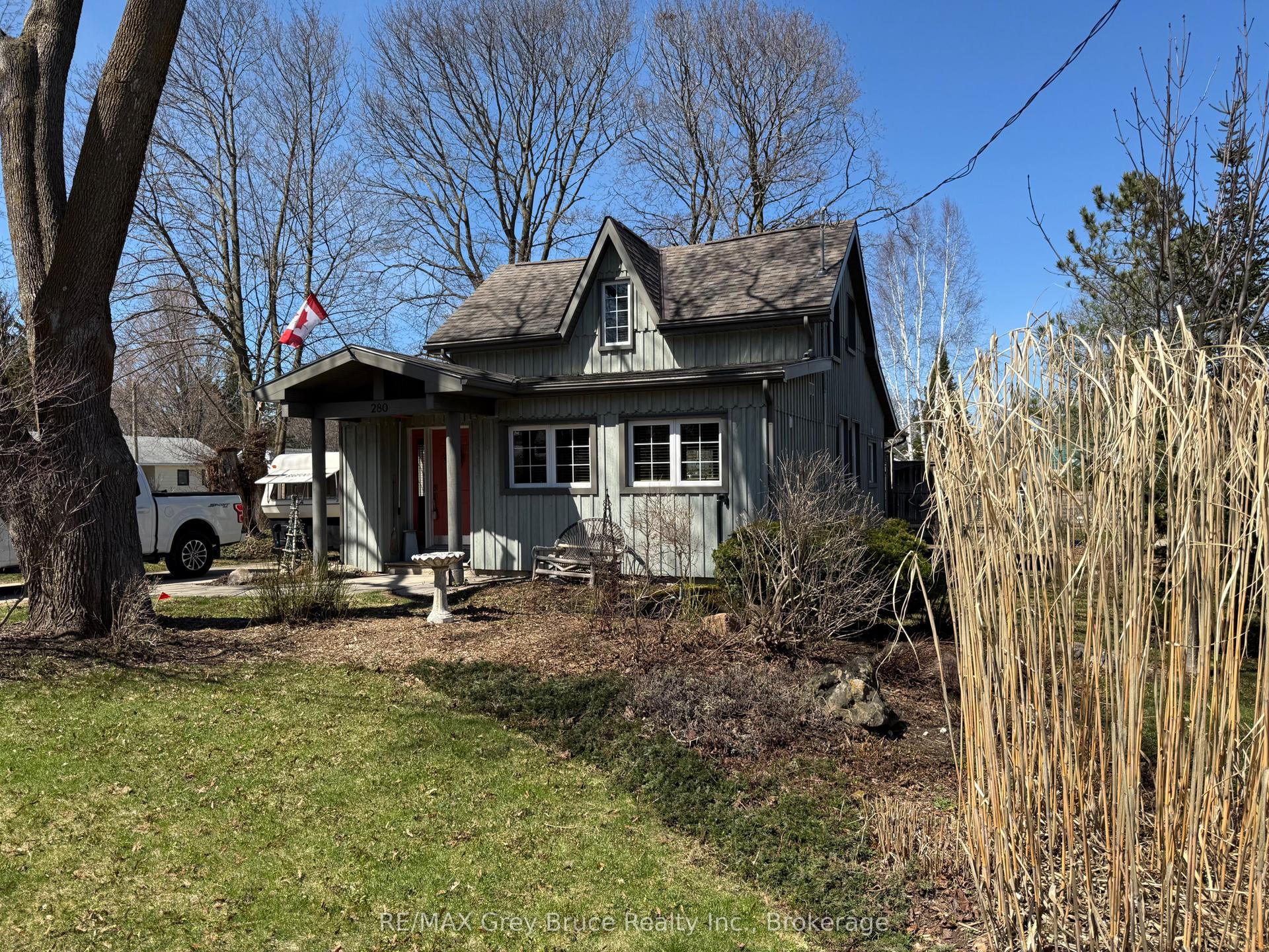 280 Mary Street — photo 1