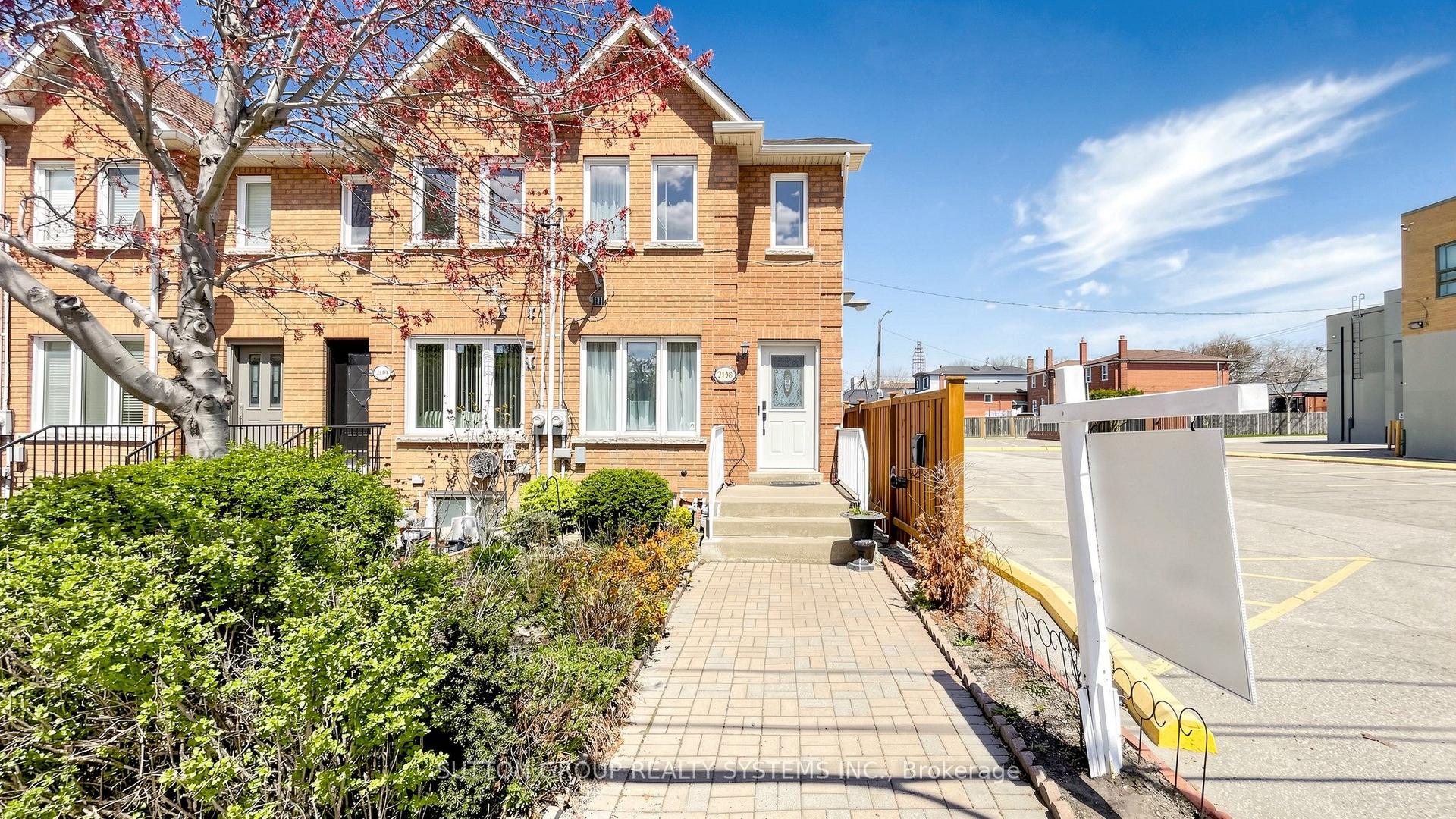 2138 Eglinton Avenue W — photo 1