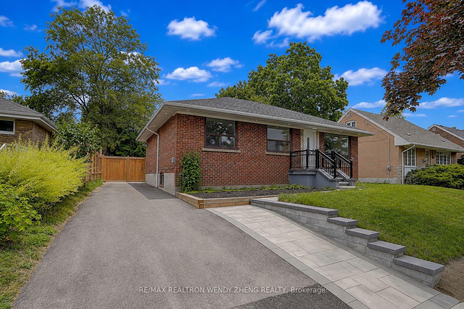 18 Courton Drive — photo 1