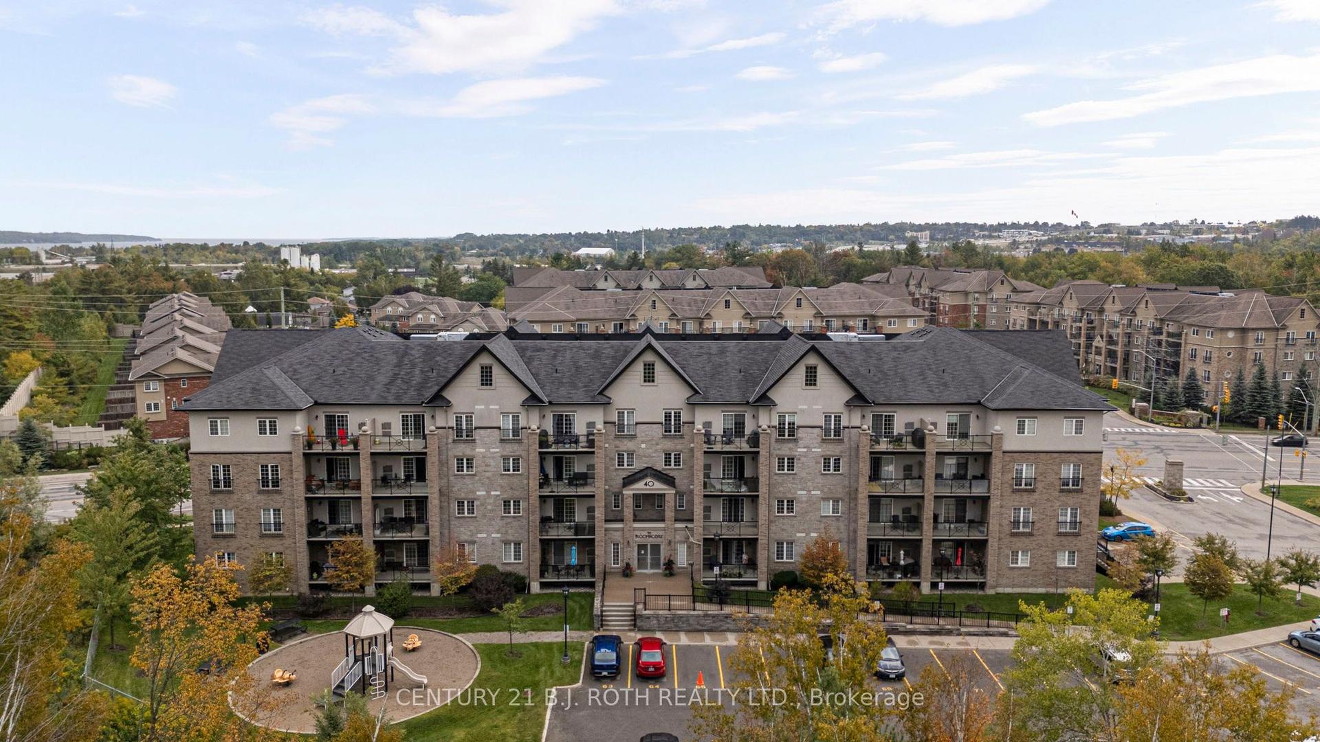 40 FERNDALE Drive S 204 #204 — photo 1