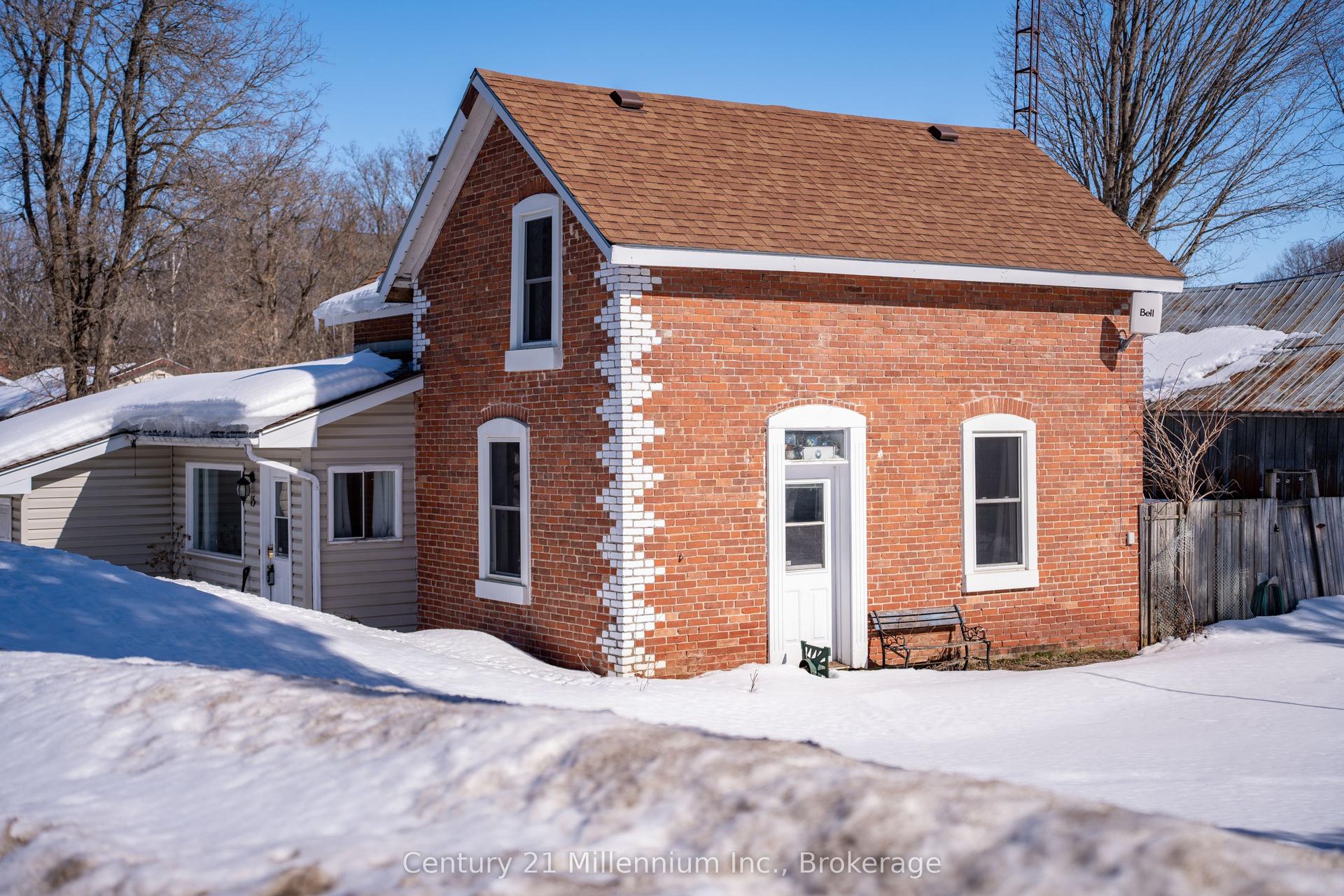 15 Ellen Street — photo 1