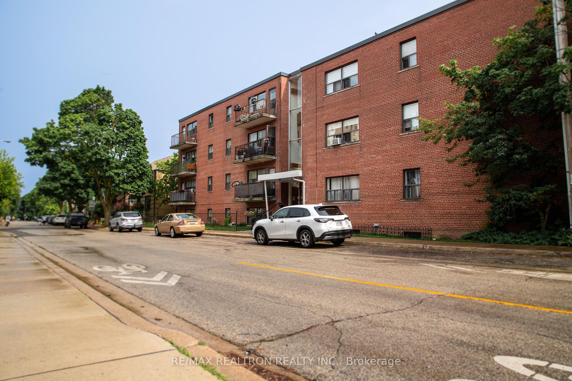 2519 Lake Shore Boulevard W 303 #303 — photo 1
