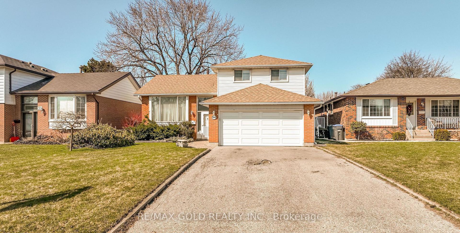 34 Deerfield Crescent — photo 1