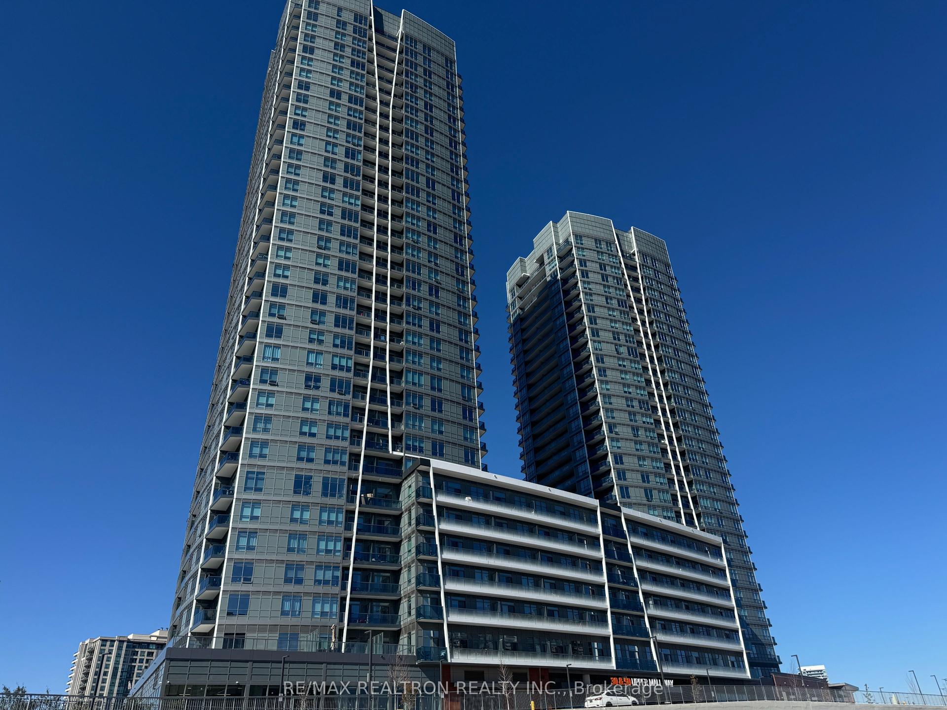 50 Upper Mall Way 728 #728 — photo 1
