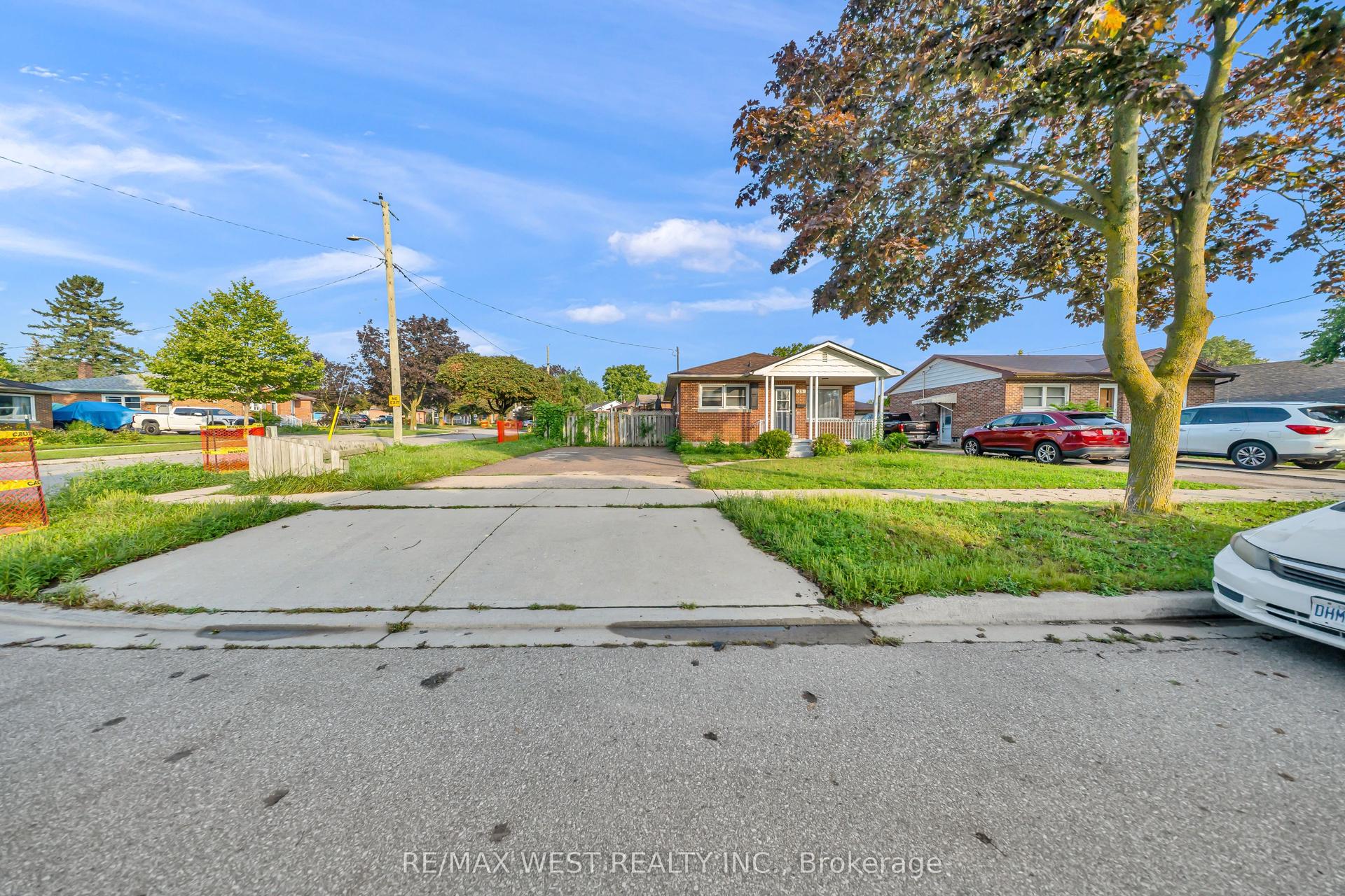 28 Donley Street, Kitchener — Detached for lease, photo 1