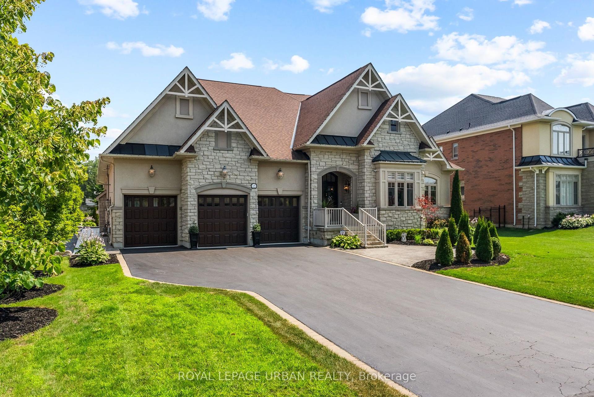 15 Country Club Crescent, Uxbridge — Detached for sale, photo 1