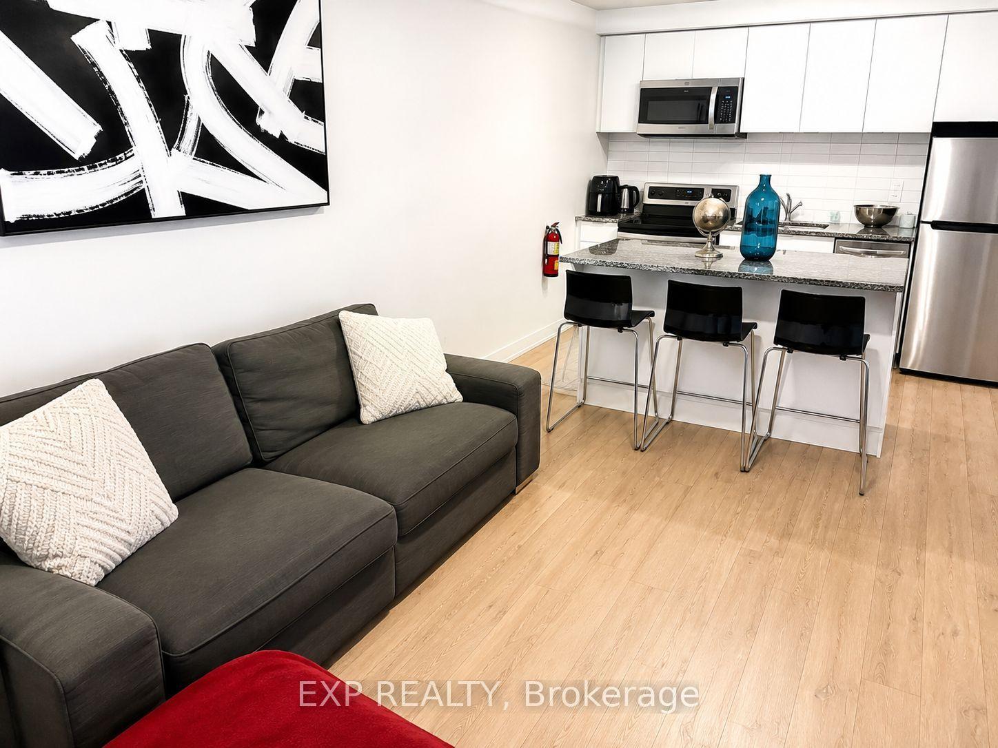 1740 Simcoe Street N 53 #53, Oshawa — Condo Town for lease, photo 1