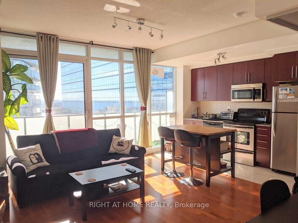 55 Bremner Boulevard 3411 #3411 — photo 1