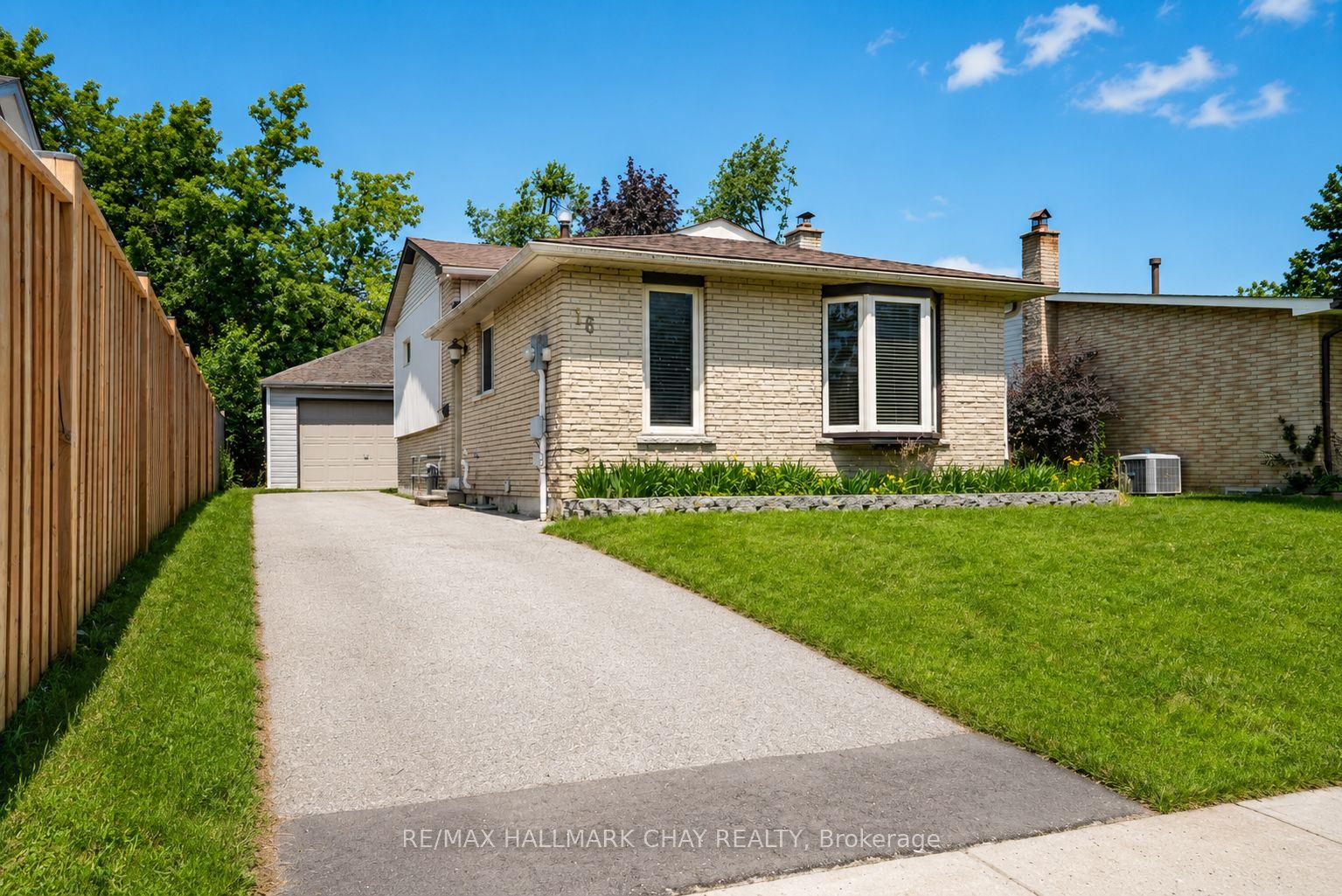 16 Austen Lane, Barrie — Detached for sale, photo 1