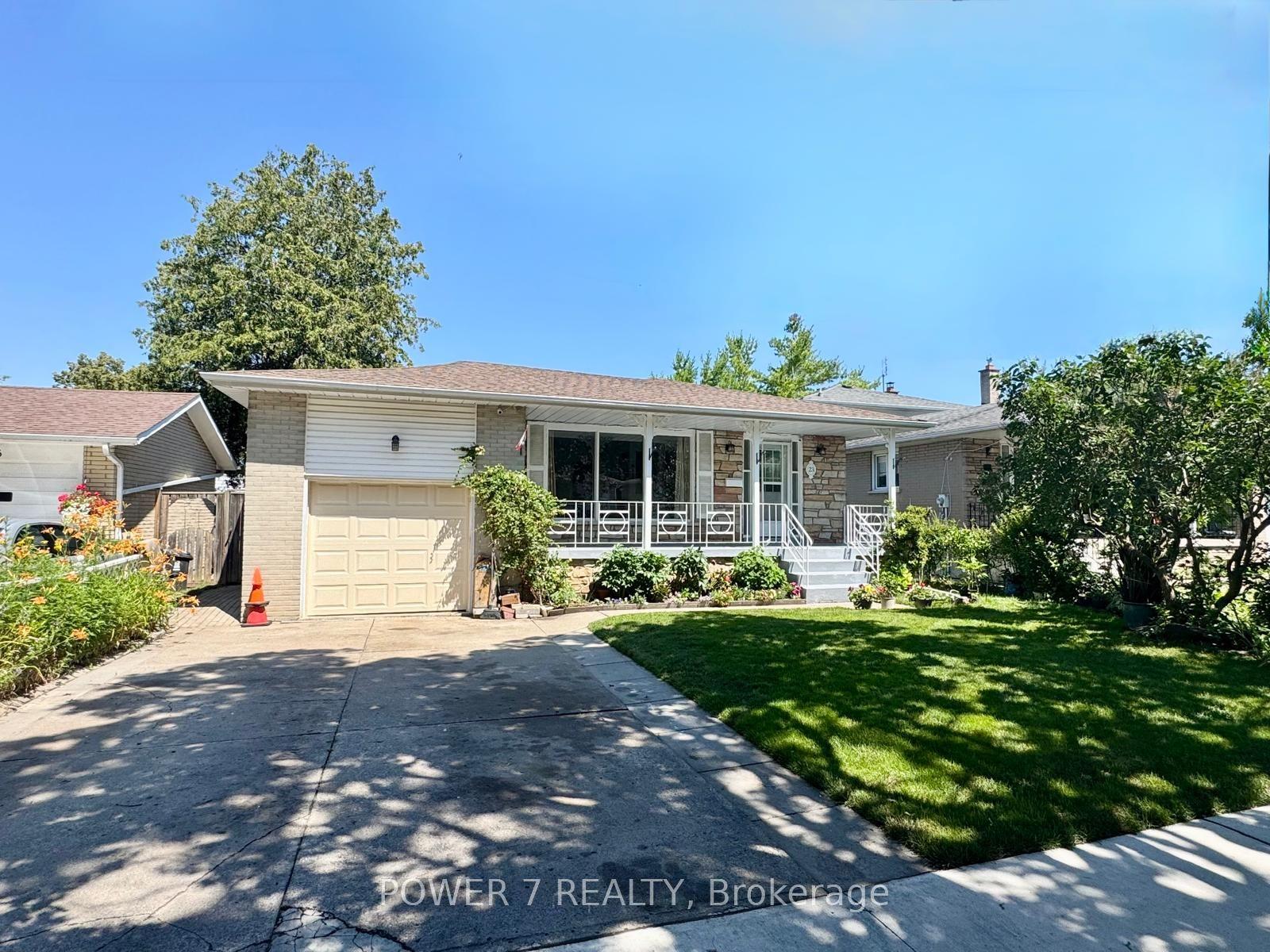 23 Donnacona Crescent, Toronto — Detached for sale, photo 1