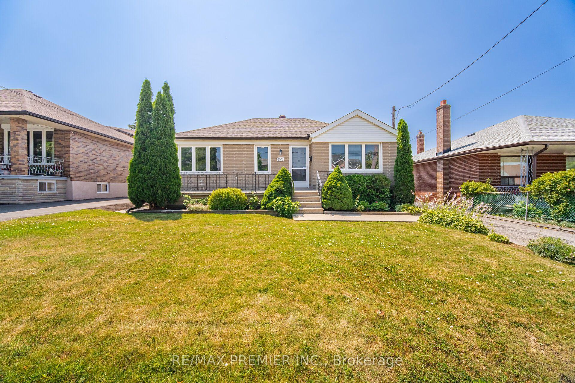 295 Falstaff Avenue, Toronto — Detached for sale, photo 1