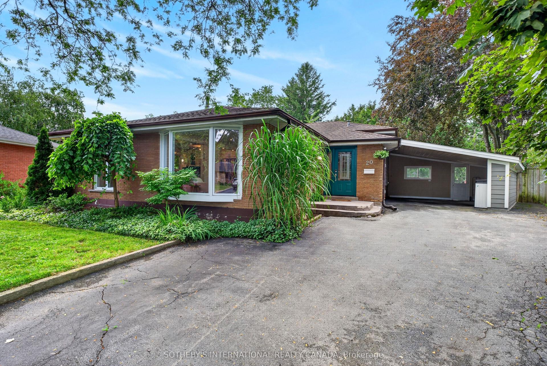 20 Monarch Court, Hamilton — Detached for sale, photo 1
