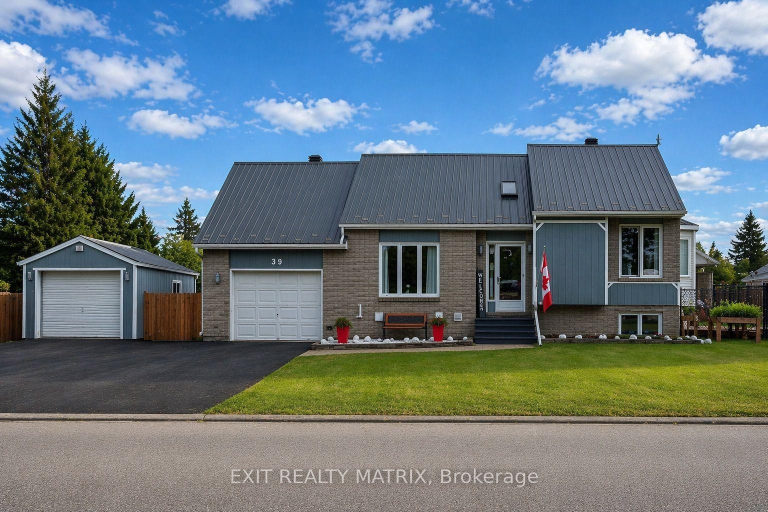51 Marcel Street E — photo 1