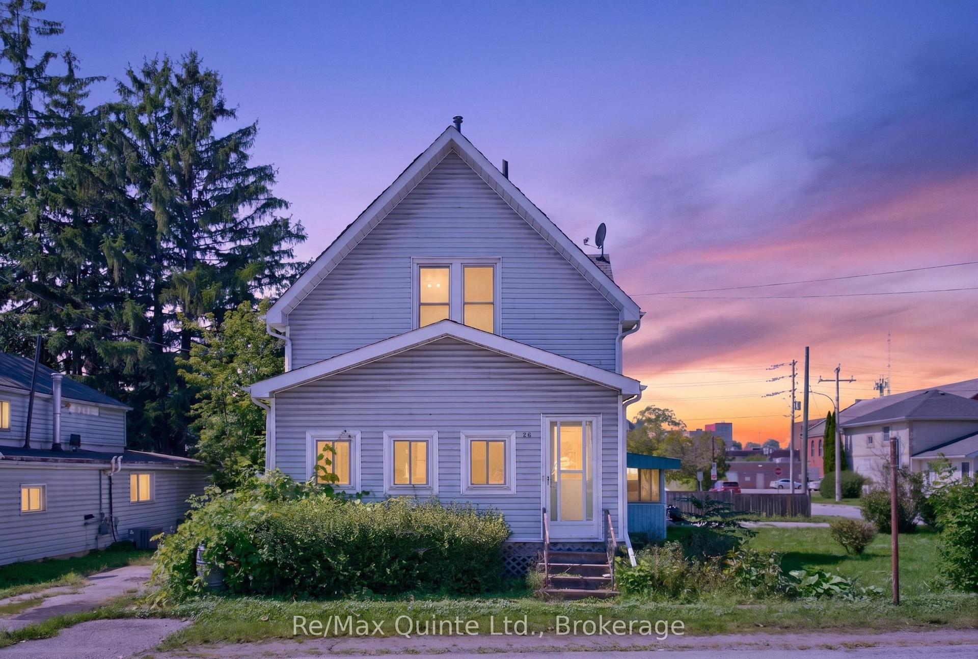 26 Turnbull Street, Belleville — Detached for sale, photo 1