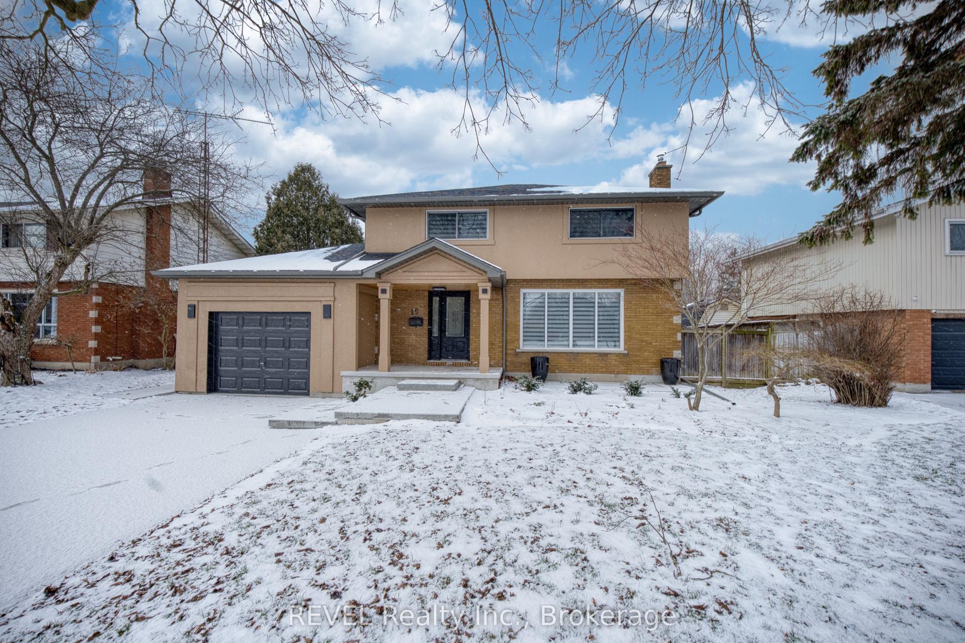 19 Claremount Circle N — photo 1