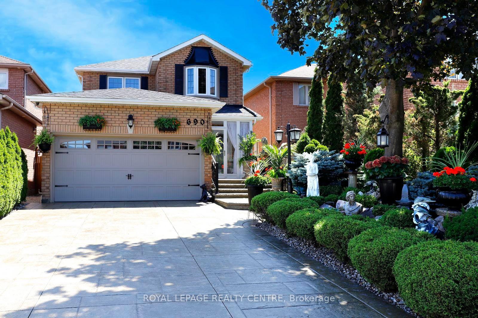 690 Ashprior Avenue, Mississauga — Detached for sale, photo 1