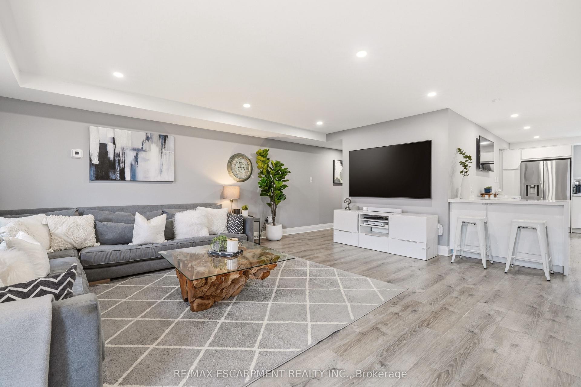 1250 Mississauga Valley Boulevard 177 #177 — photo 1