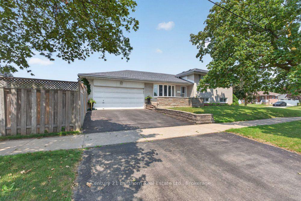 333 Jeffcoat Drive, Toronto — Detached for sale, photo 1