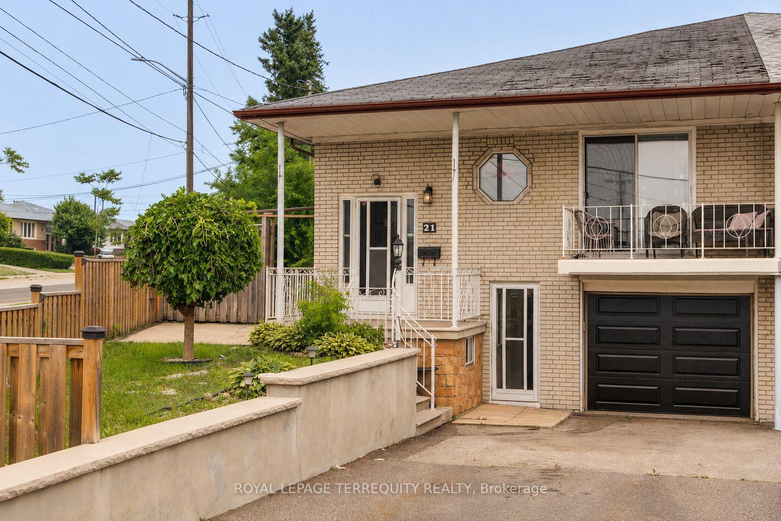21 Buckland Road, Toronto — Semi-Detached for sale, photo 1
