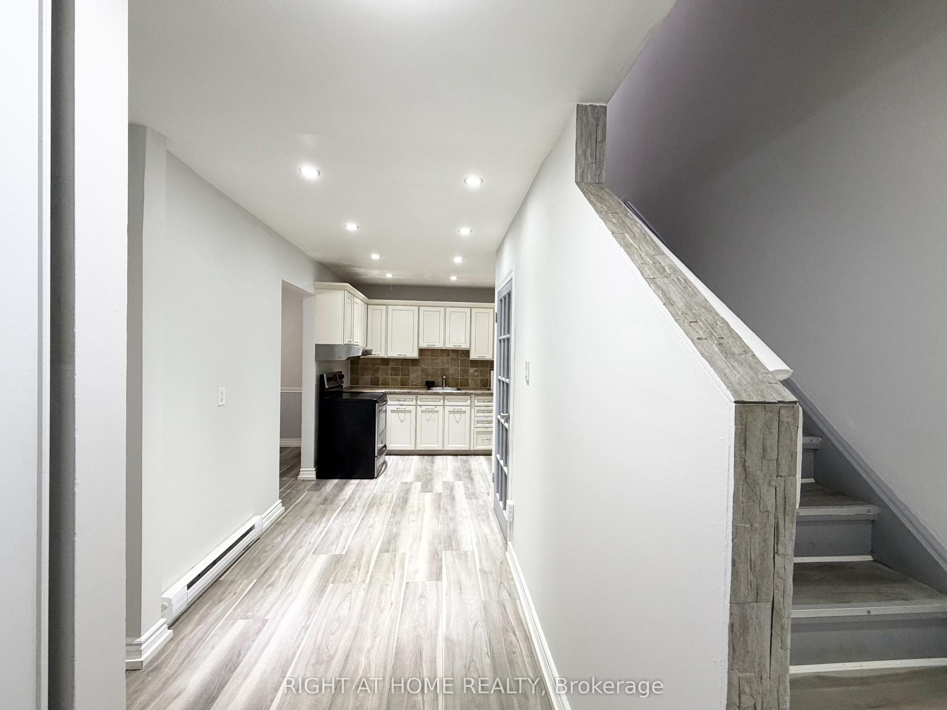 1010 Glen Street 91 #91, Oshawa — Condo Town for lease, photo 1