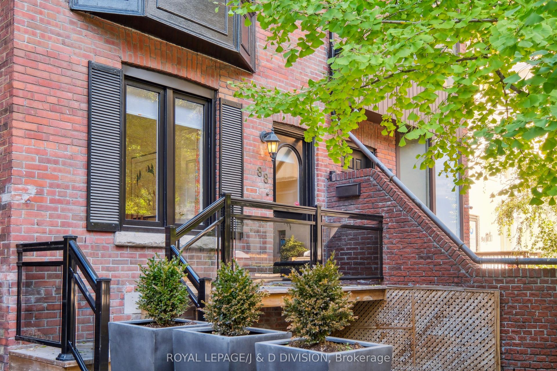 88 Asquith Avenue — photo 1