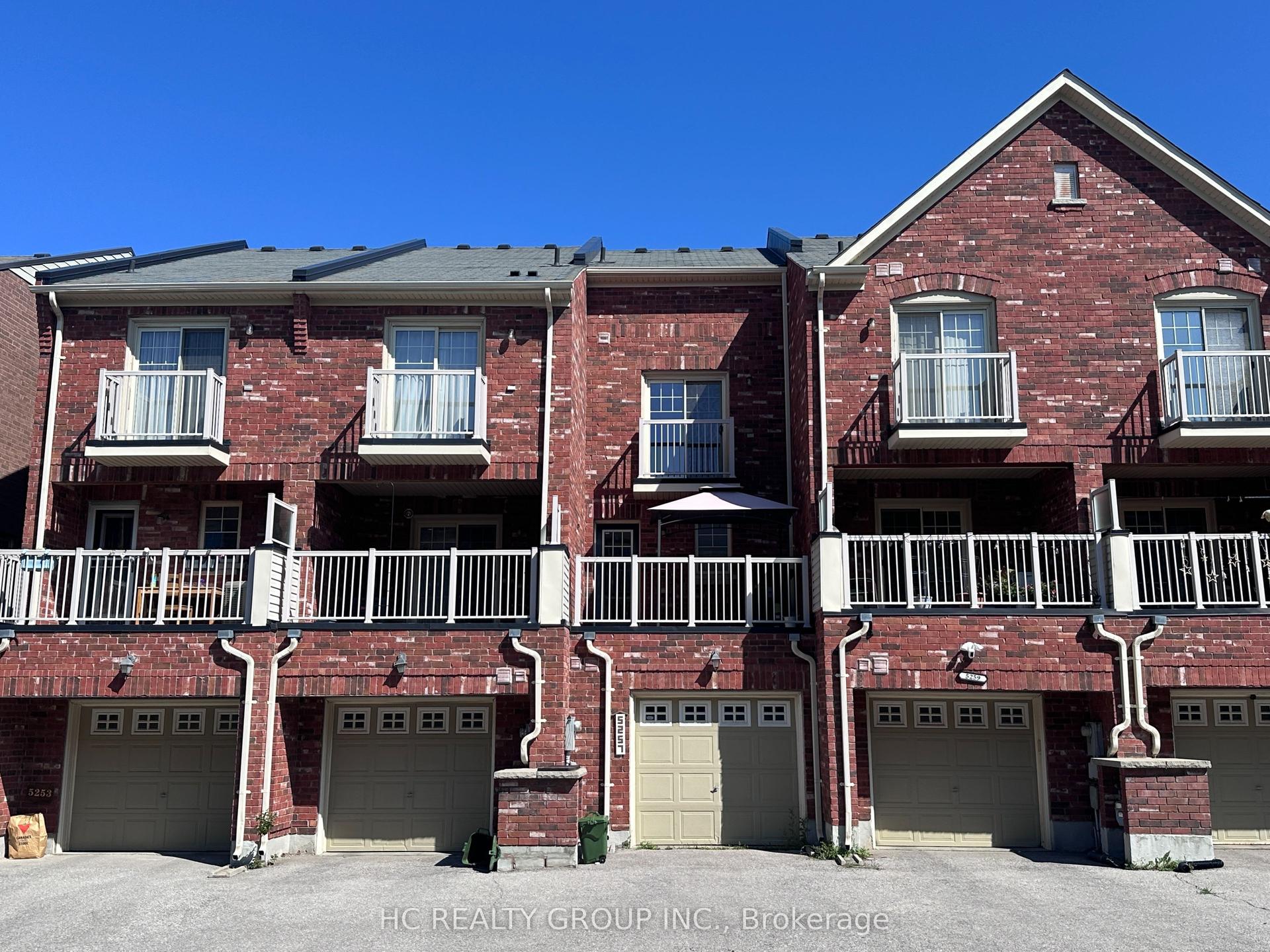 5257 Major Mackenzie Drive E, Markham — Townhouse for lease, photo 1
